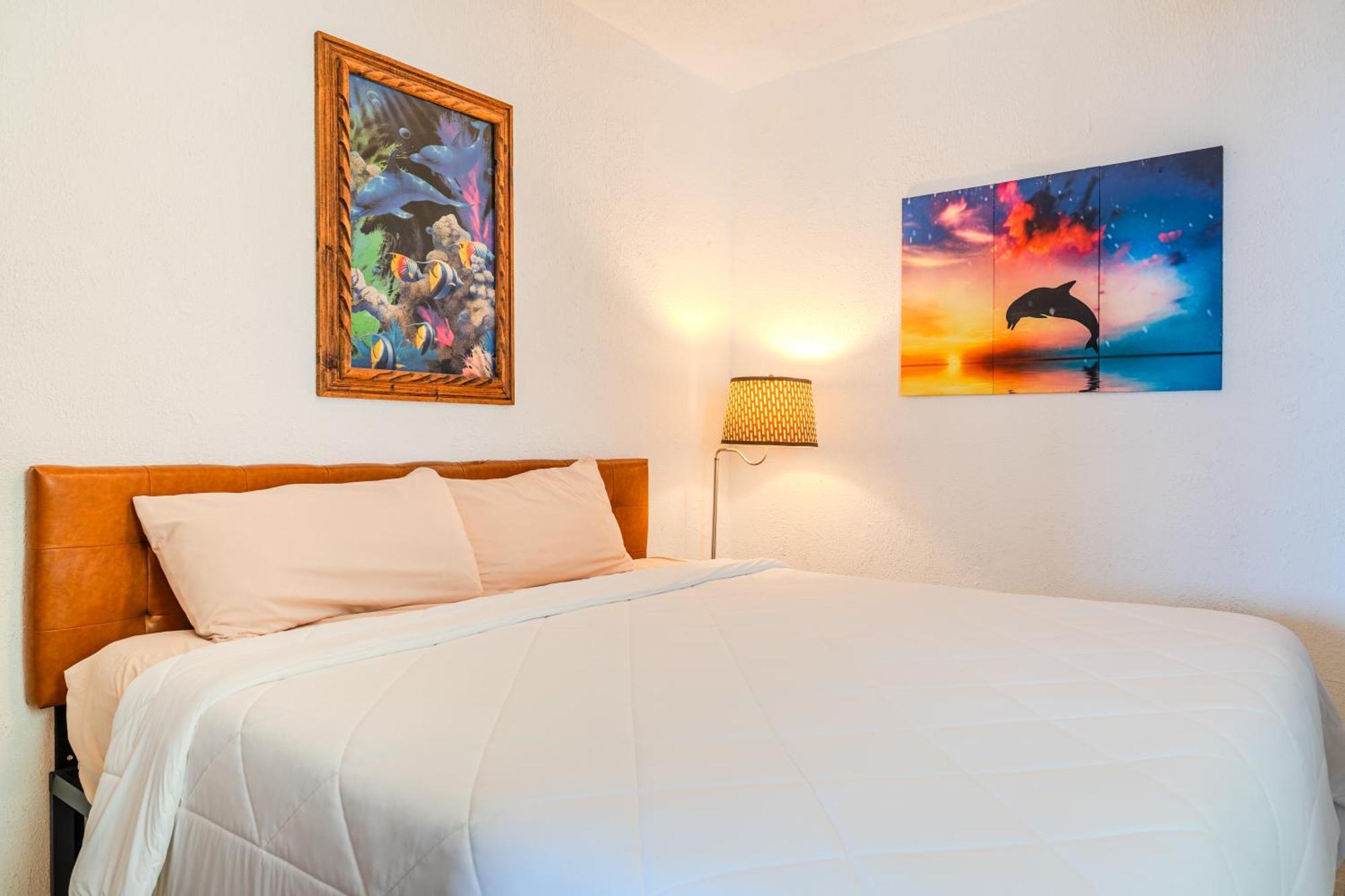 Estudio con cama extragrande, vistas al mar y cocina completa