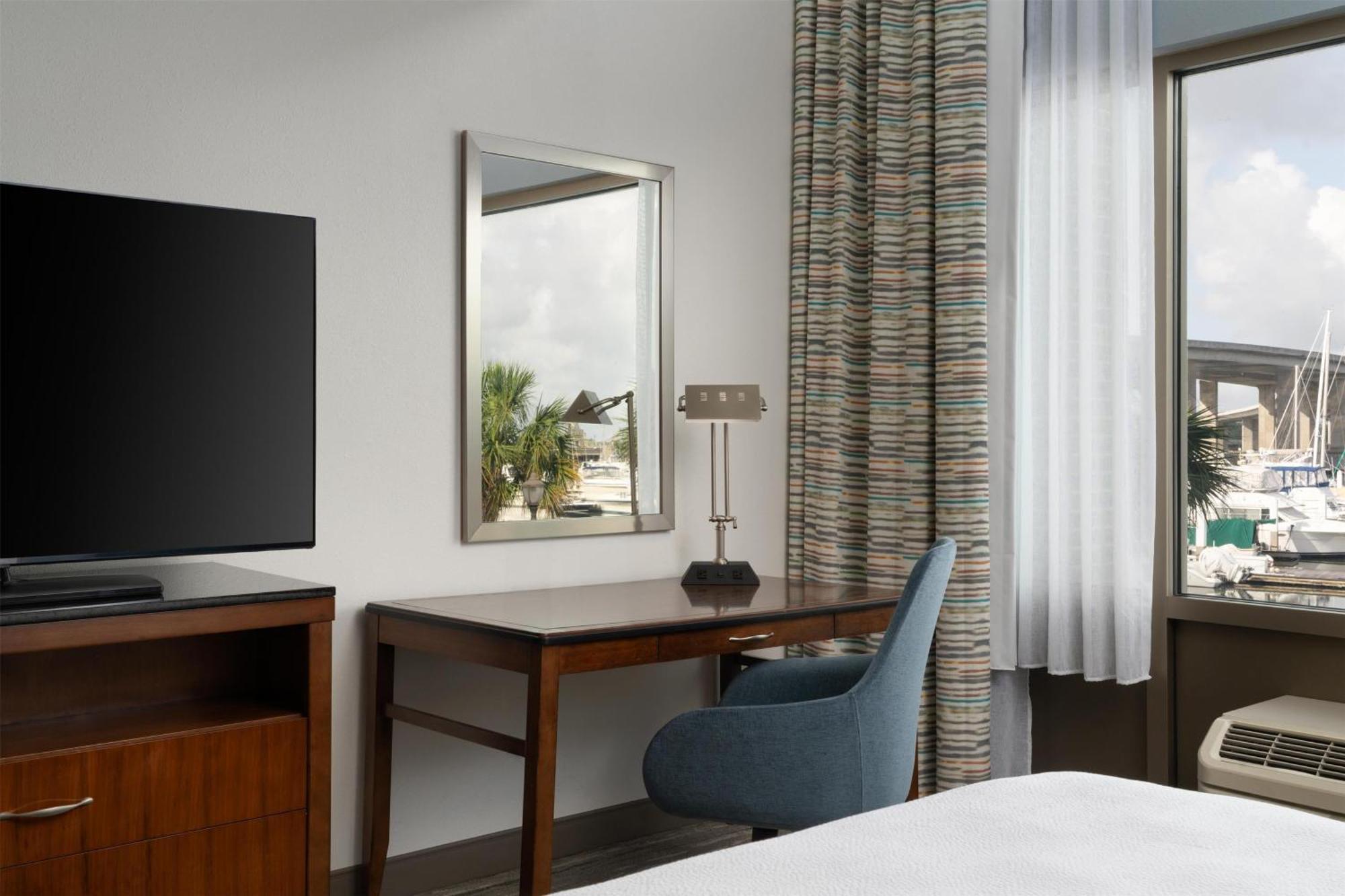 Queen Room Two Queen Beds Water View