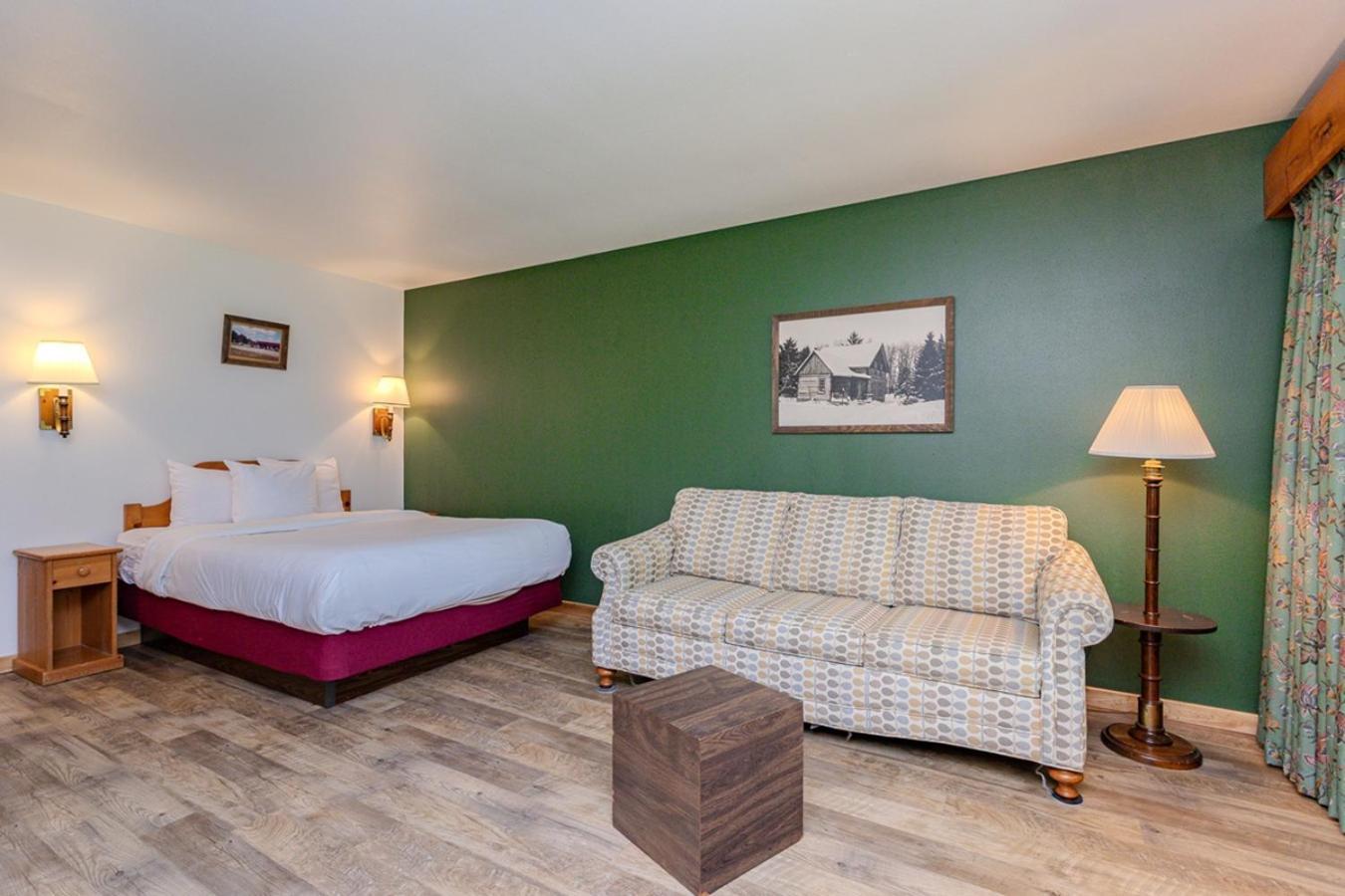 Queen Room upper