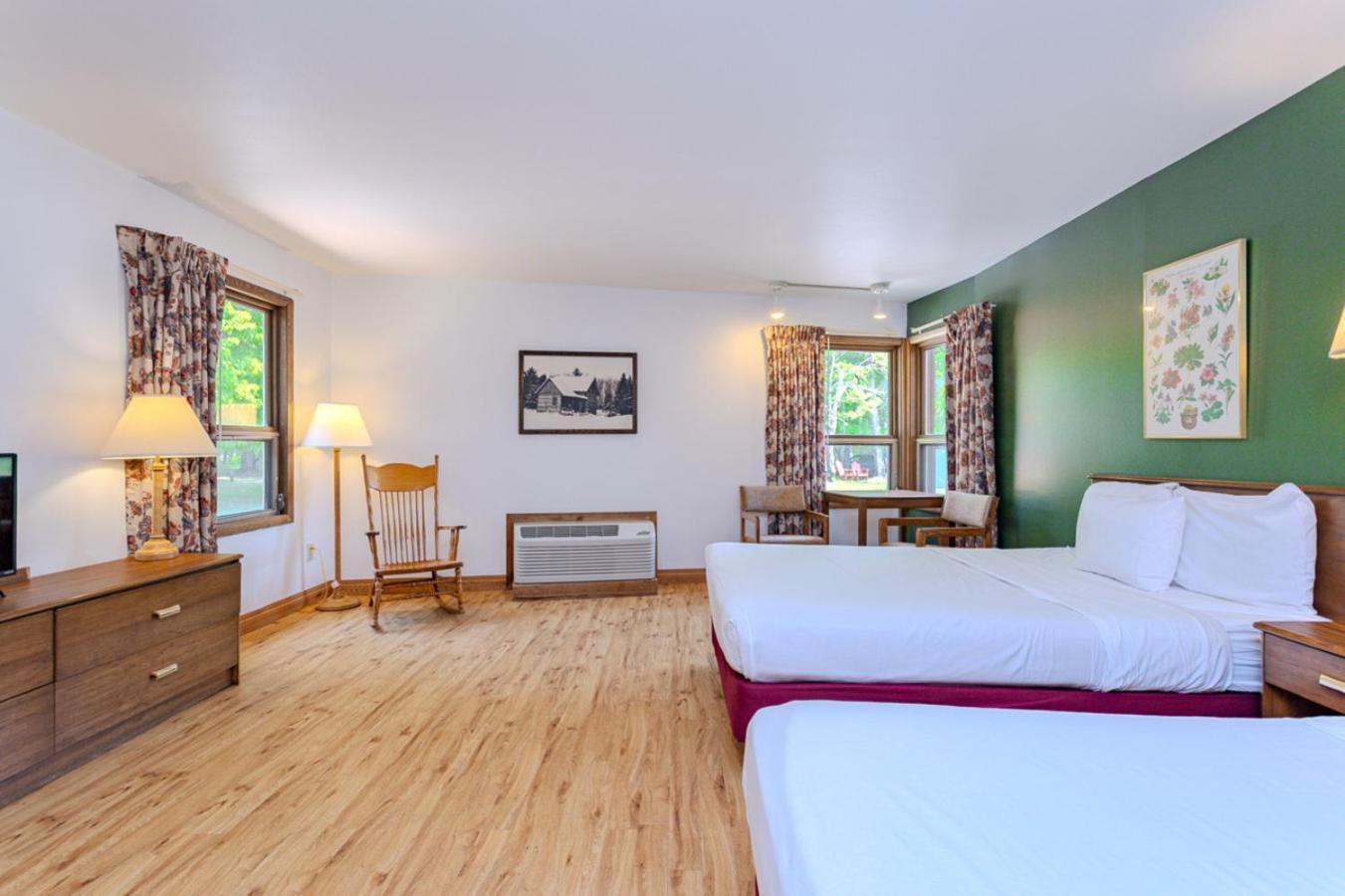 Deluxe Queen Room Two Queen Beds First Floor