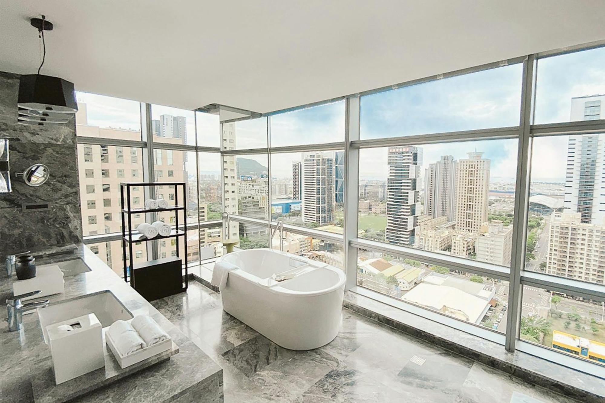 King Studio Room City View