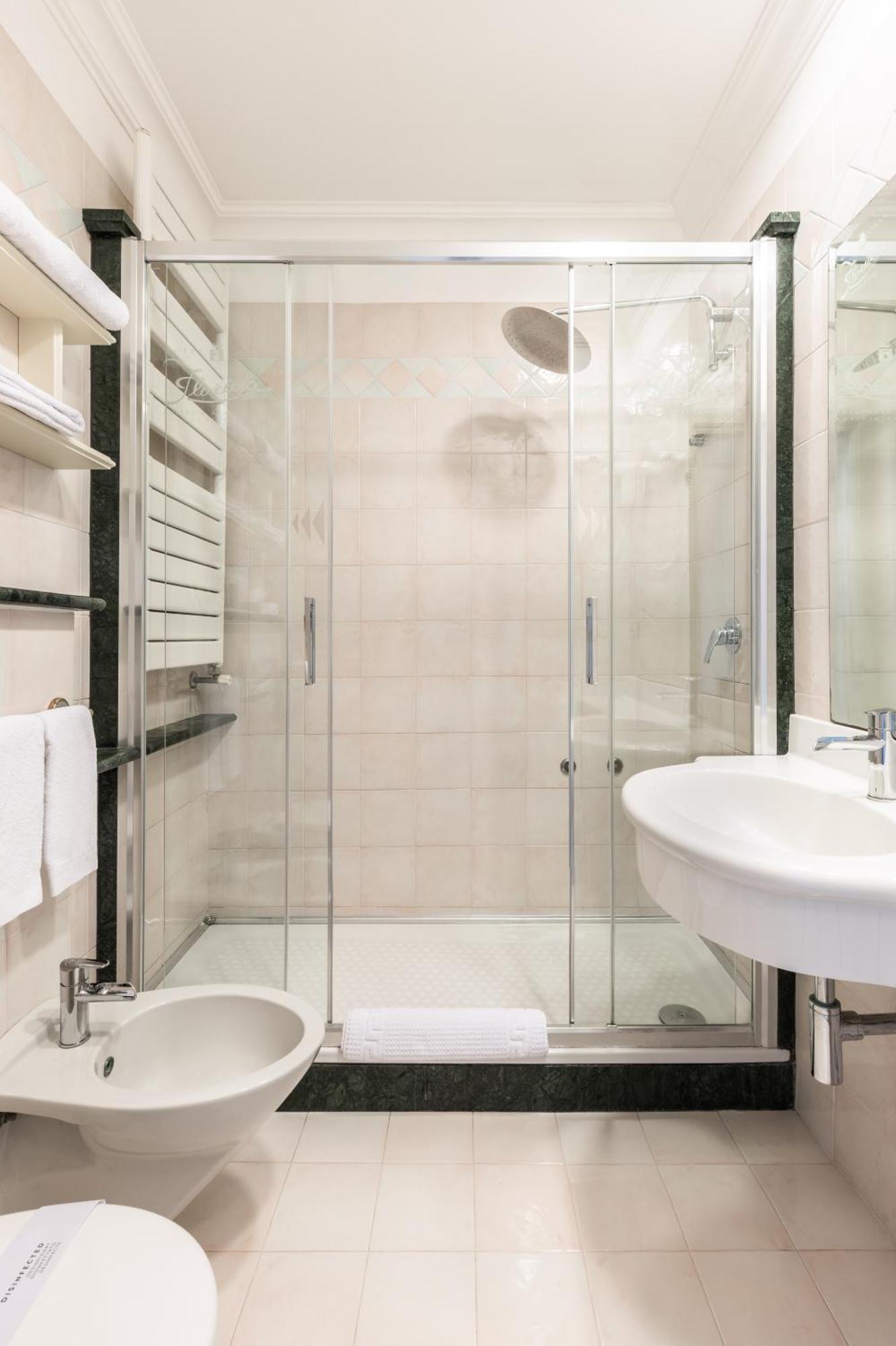 Familiensuite mit Balkon
