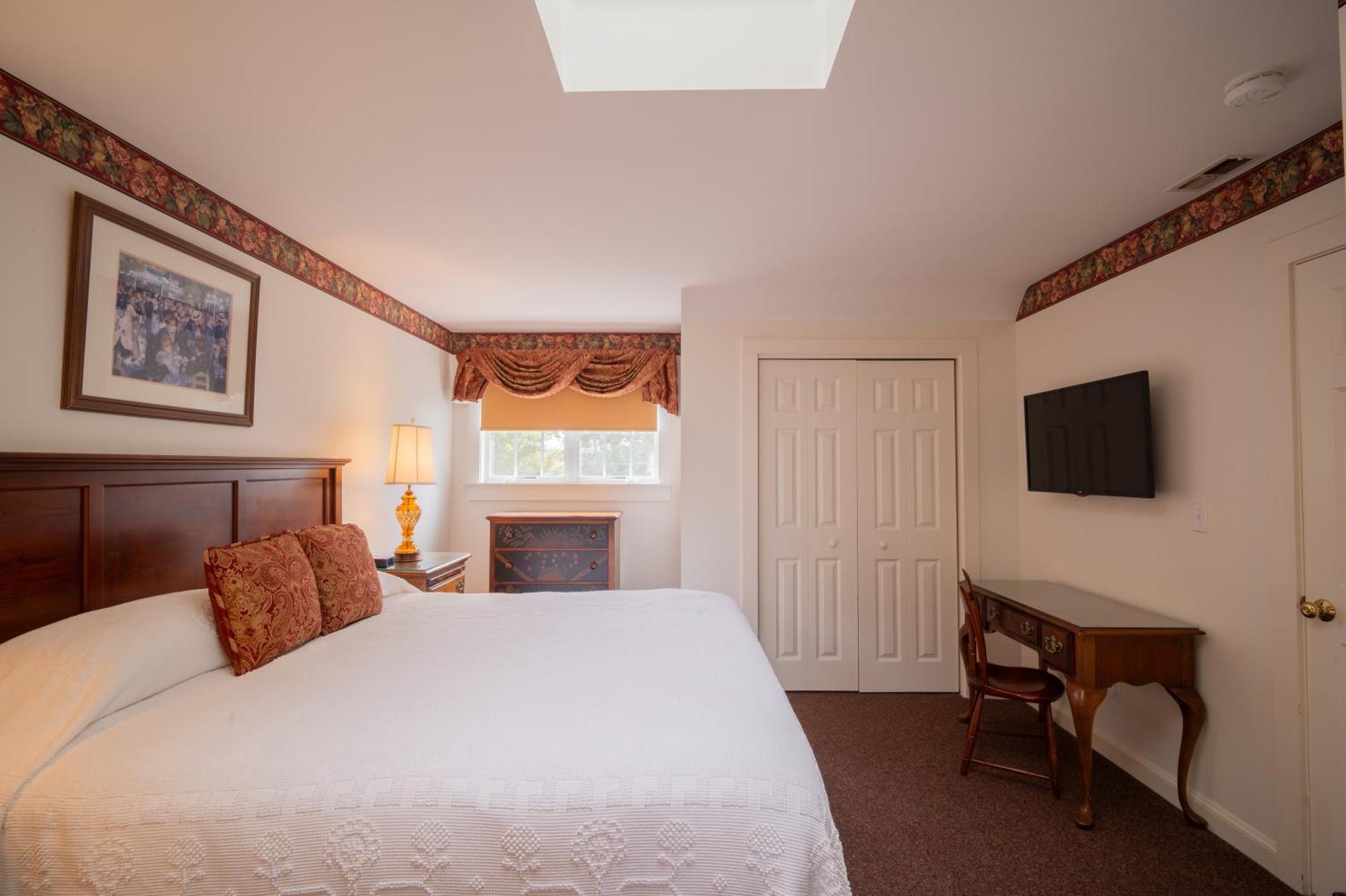 One Bedroom Apartment - Winstead Inn