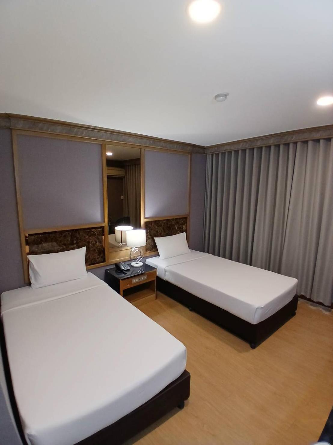 Twin Room with Private Bathroom