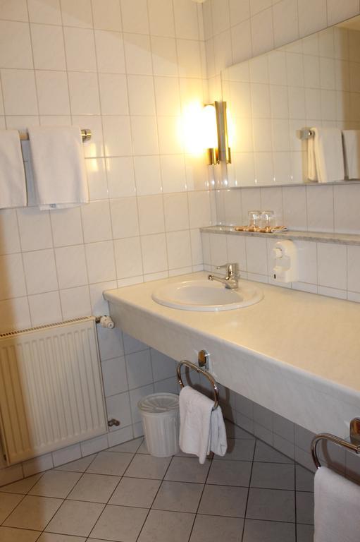 Double Room,328289218:JPEG