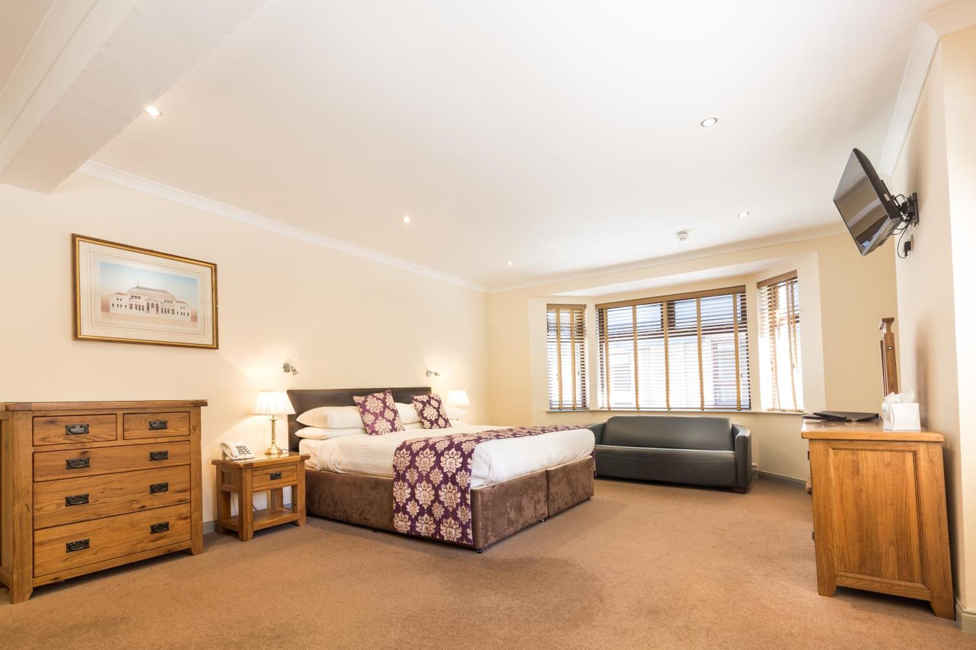 Ground Floor Family Room