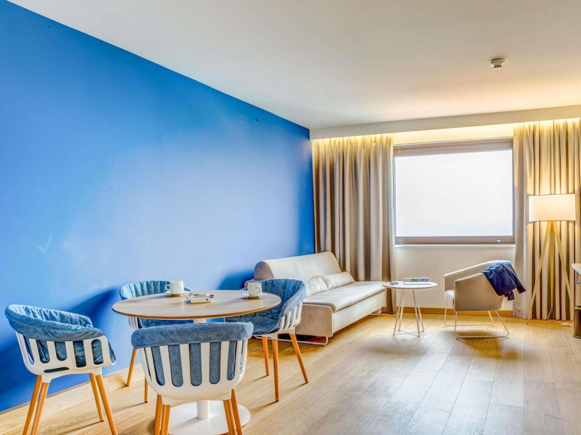Modern Suite