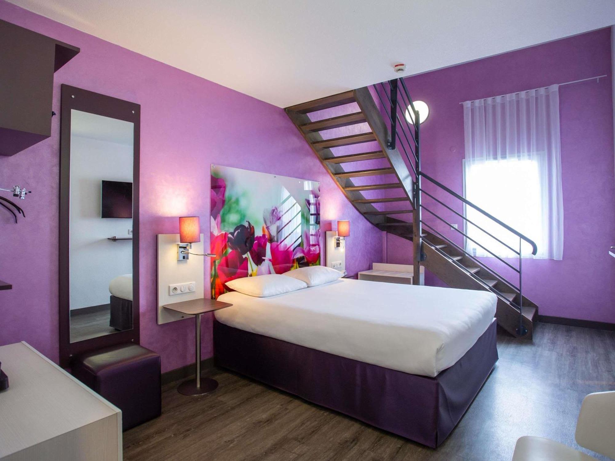 Standard Family Suite One Double Bed Twin Beds