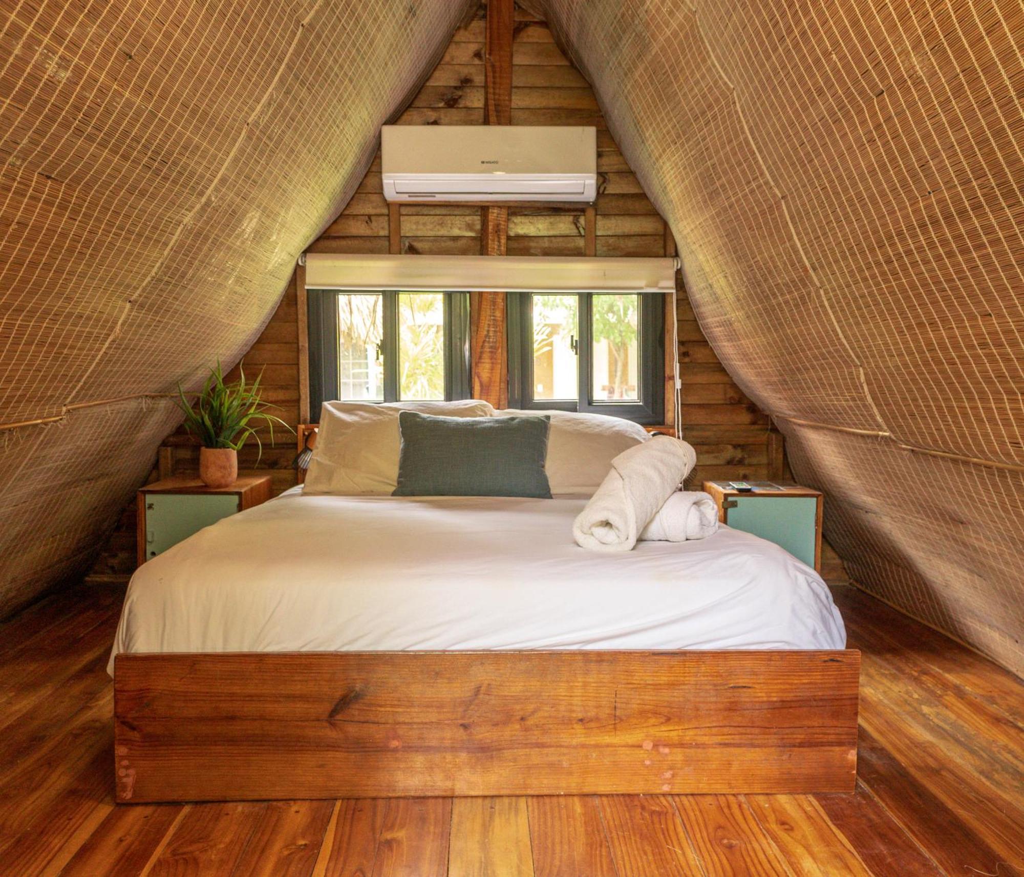 Tepee Full,1704977972:JPEG
