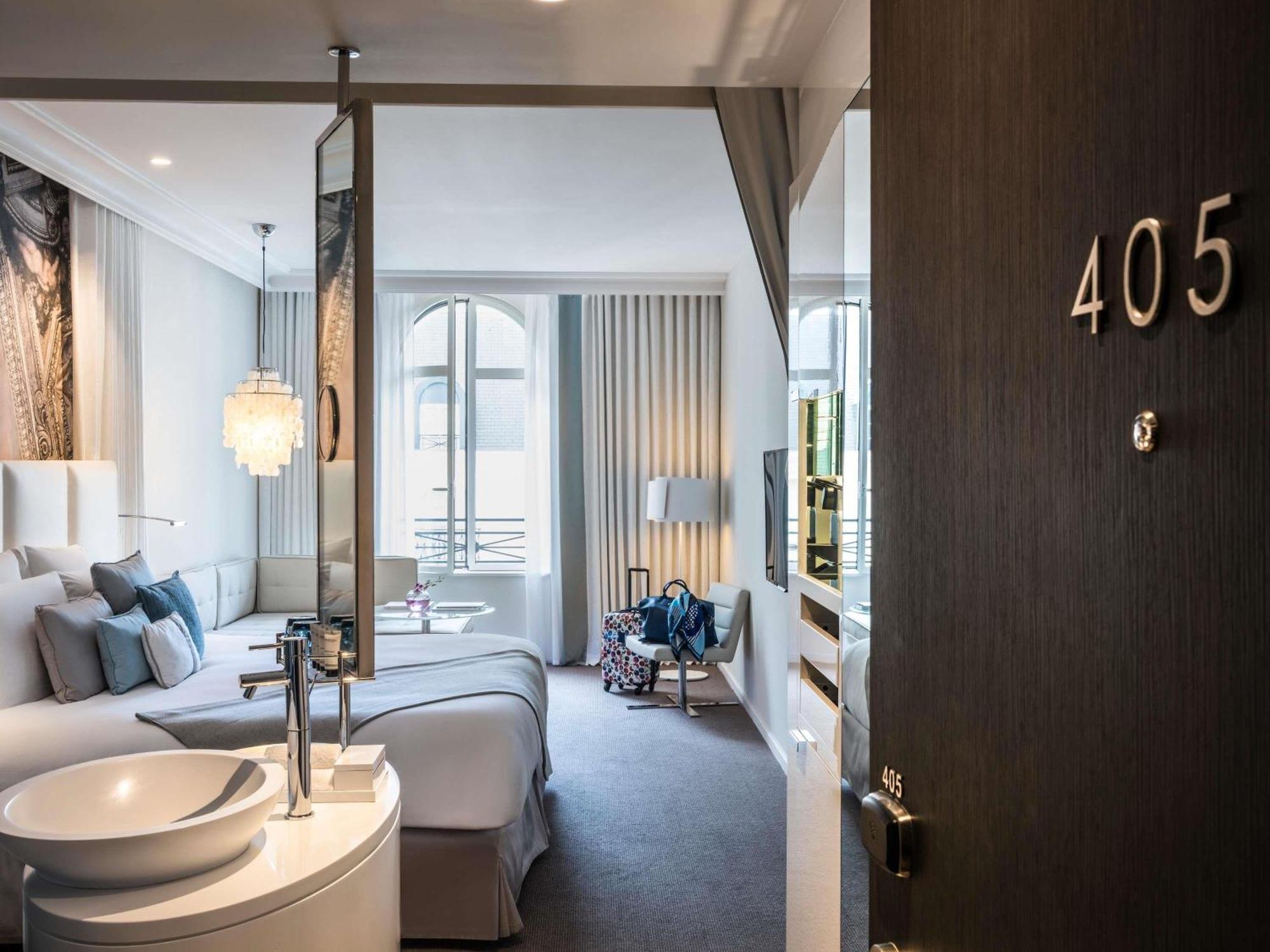 Superior Queen or Twin Room with Inner Courtyard View