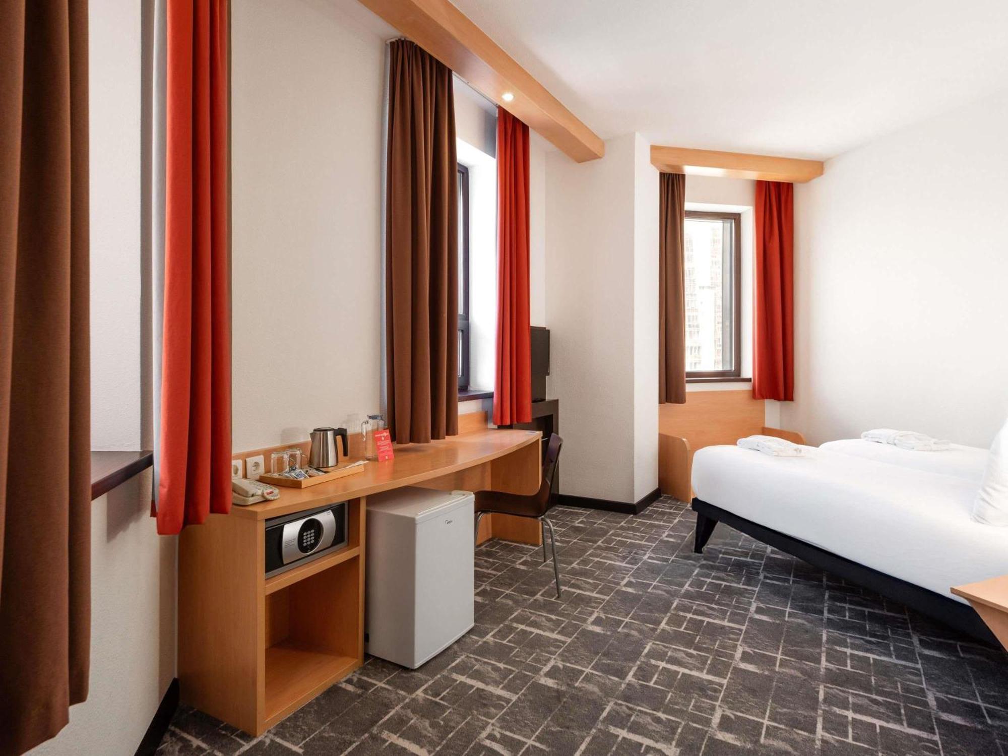 Premium Twin Room with City View