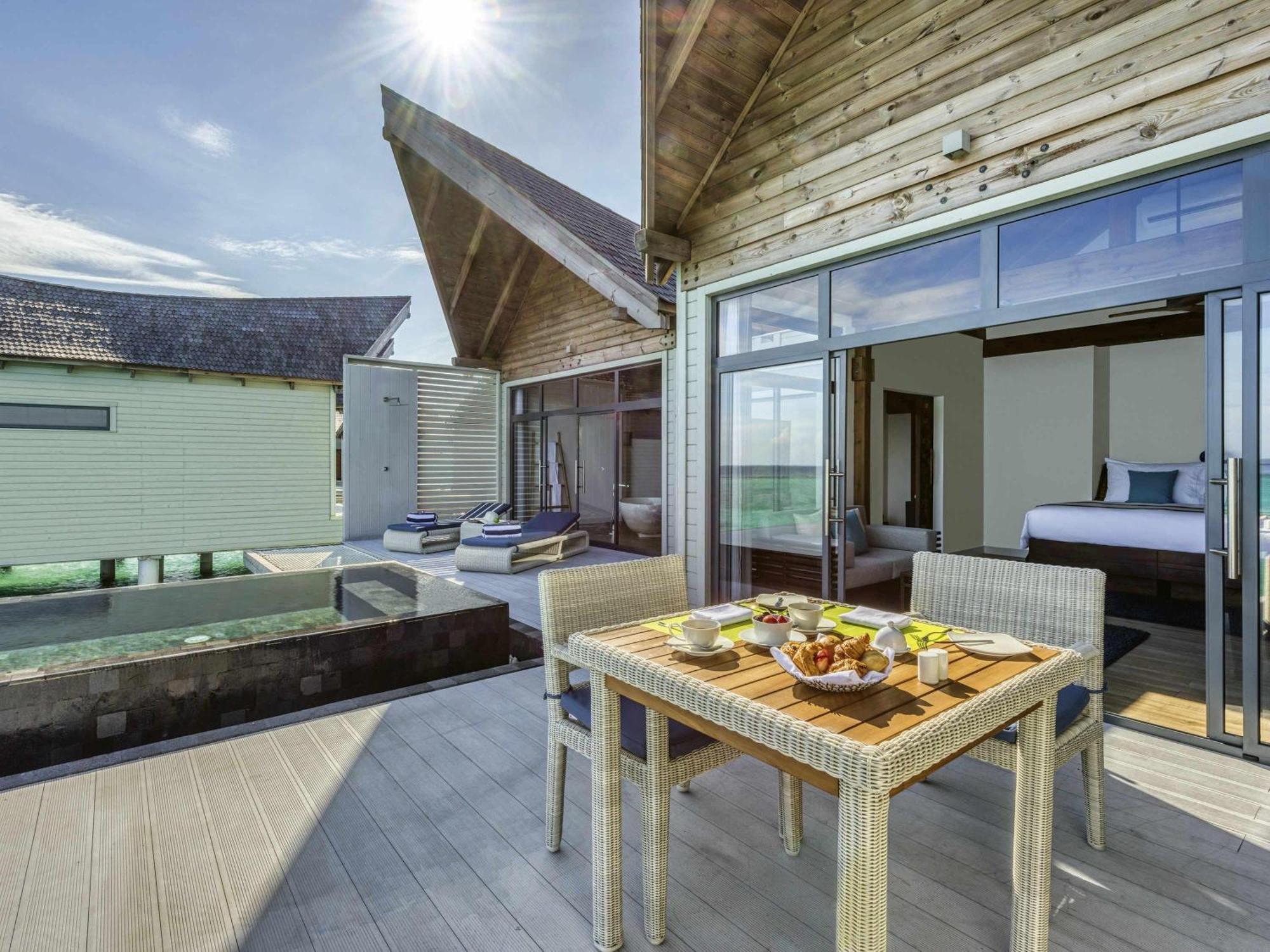 Overwater Pool Villa Ocean High privacy see-through floor infinity pool daily flow chocolate hour snorkeling gear & non-motorized water sports,1705043870:JPEG