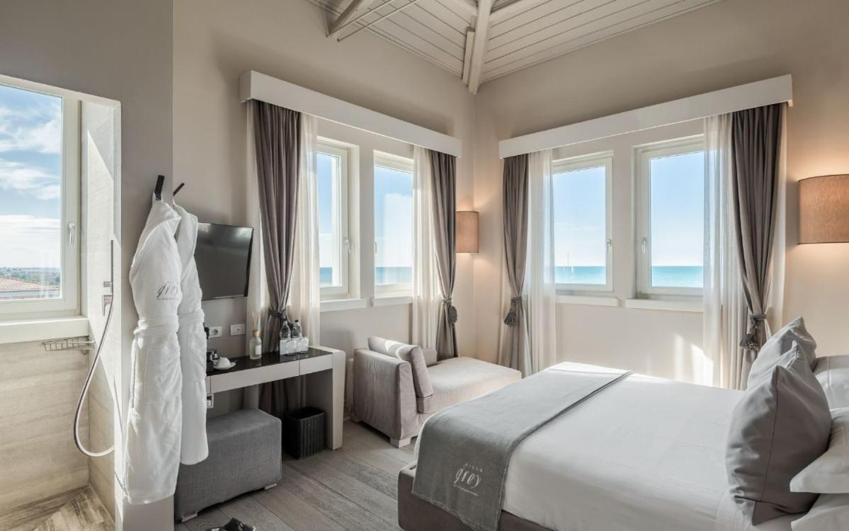 Deluxe Double Room Sea View,1705583968:JPEG