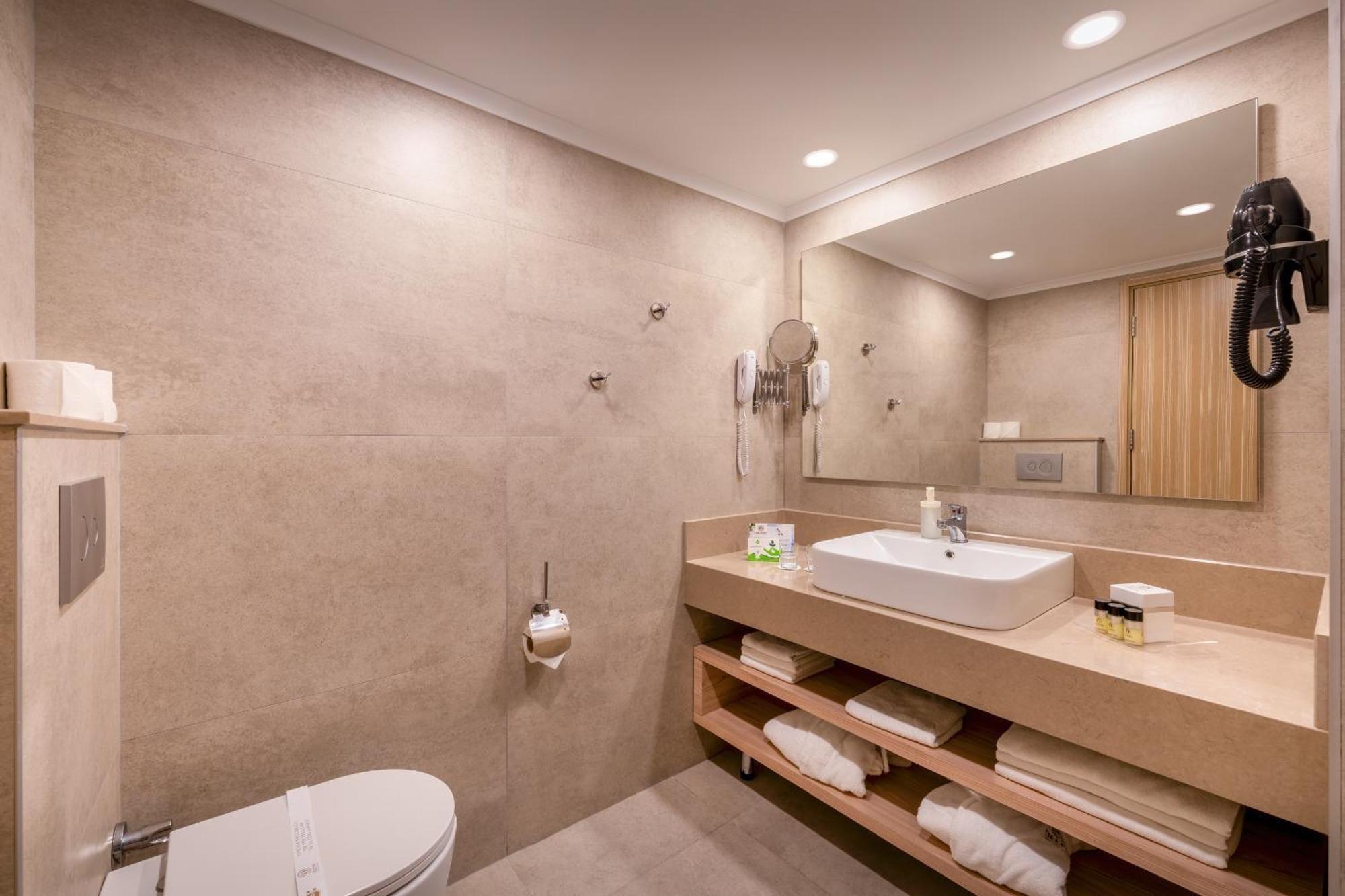 Standard Double or Twin Room Land View