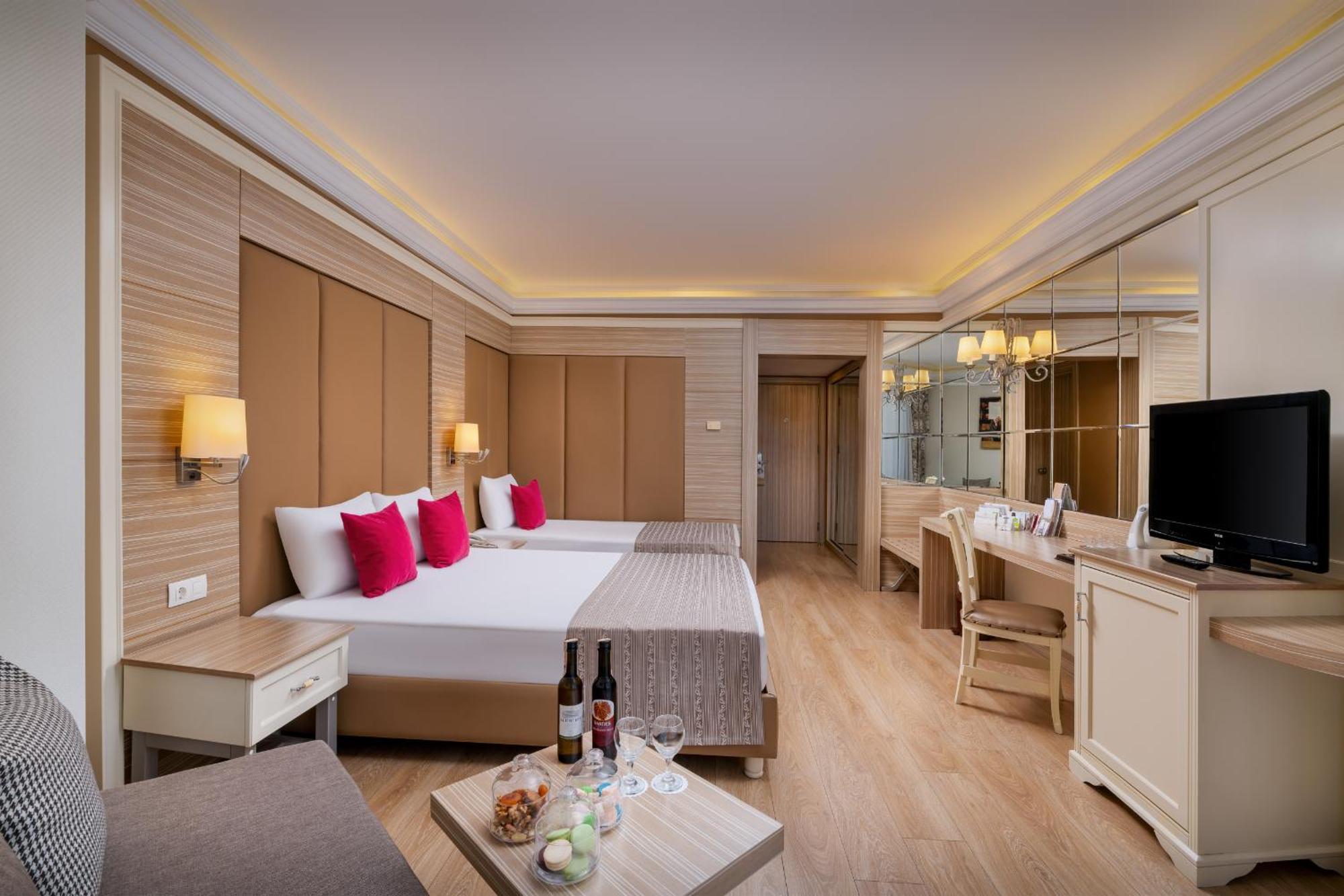Standard Double or Twin Room Land View
