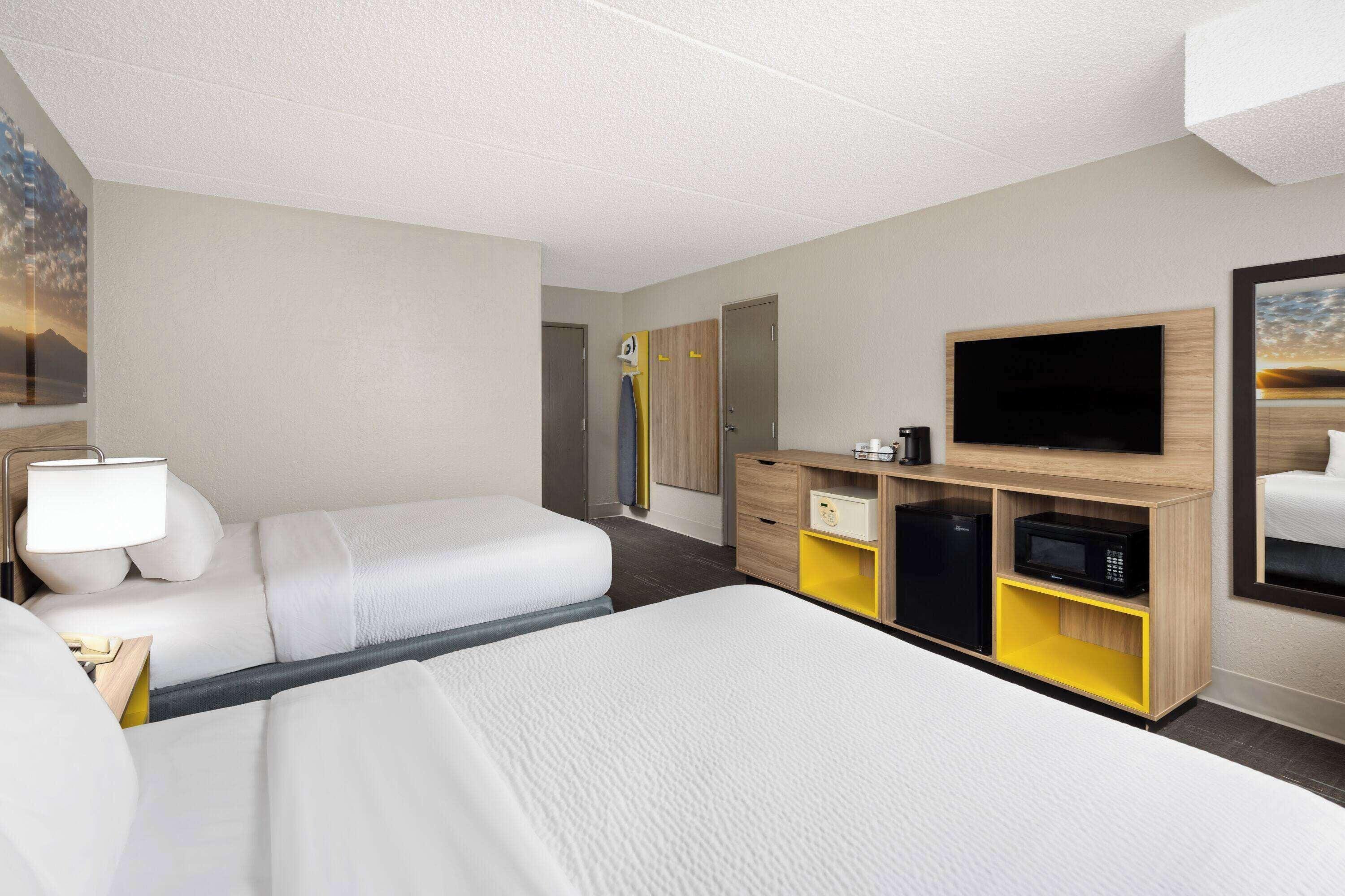Queen Room Two Queen Beds Non-Smoking