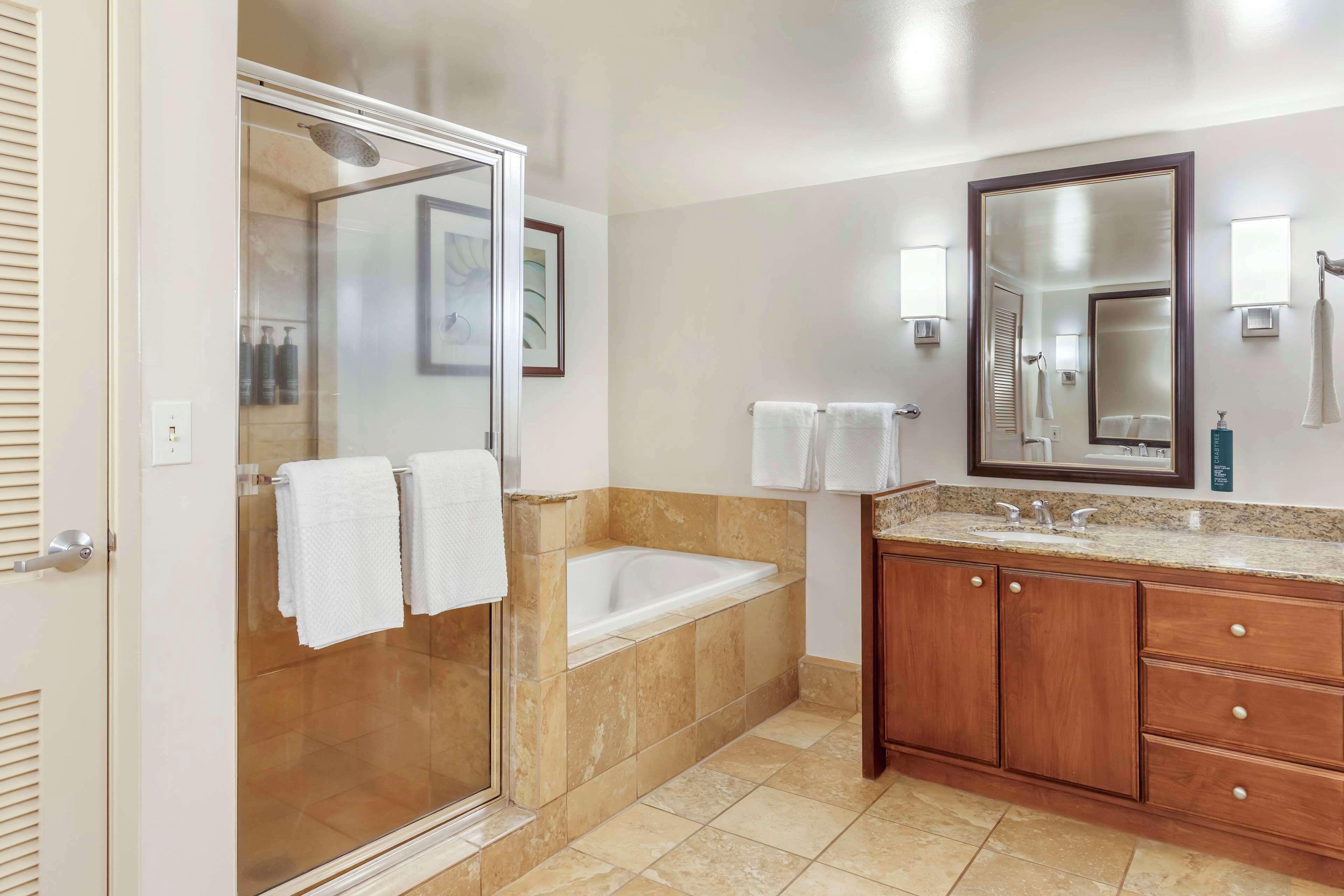 One-Bedroom King Suite Balcony Partial Ocean View