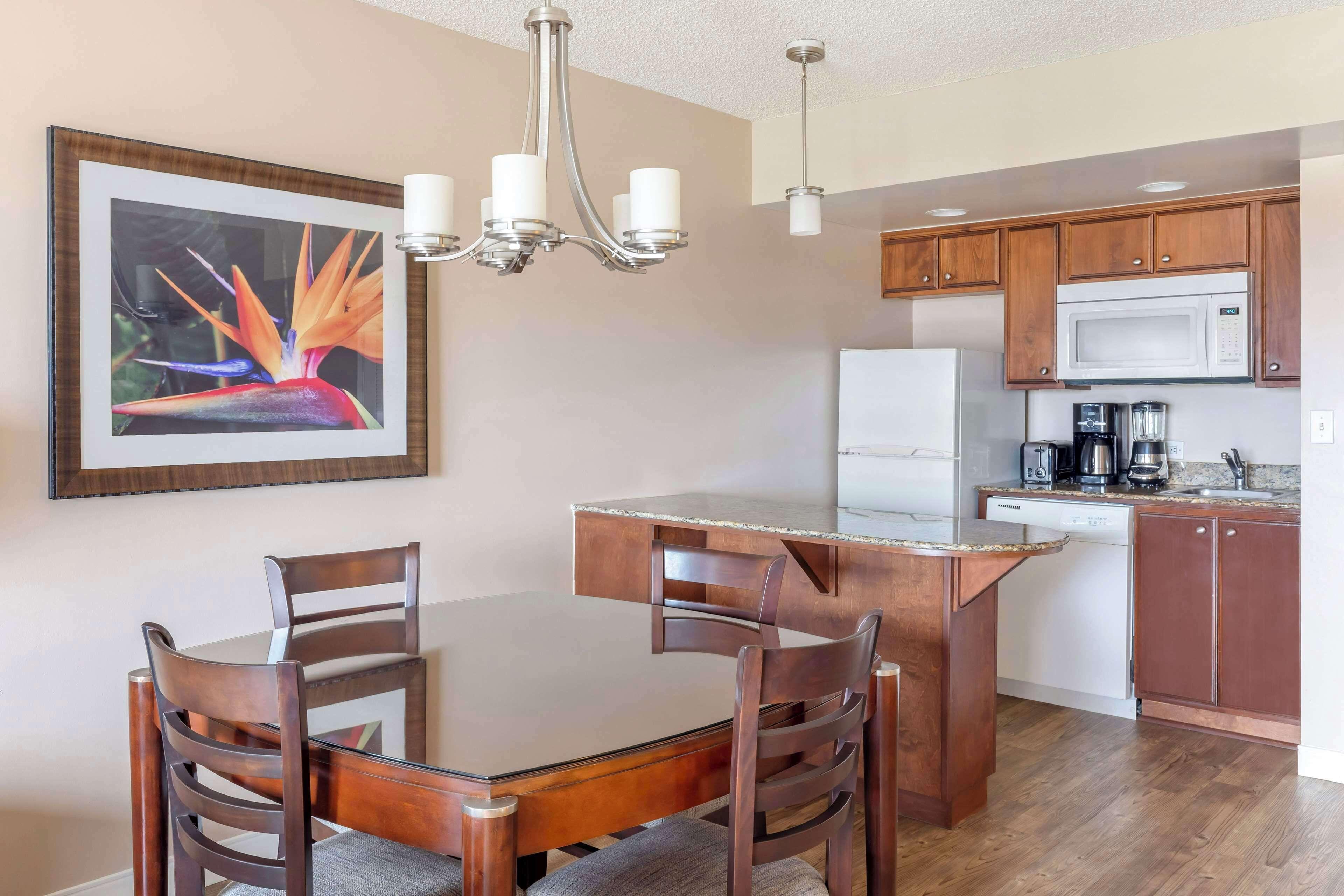 One-Bedroom King Suite Balcony Partial Ocean View