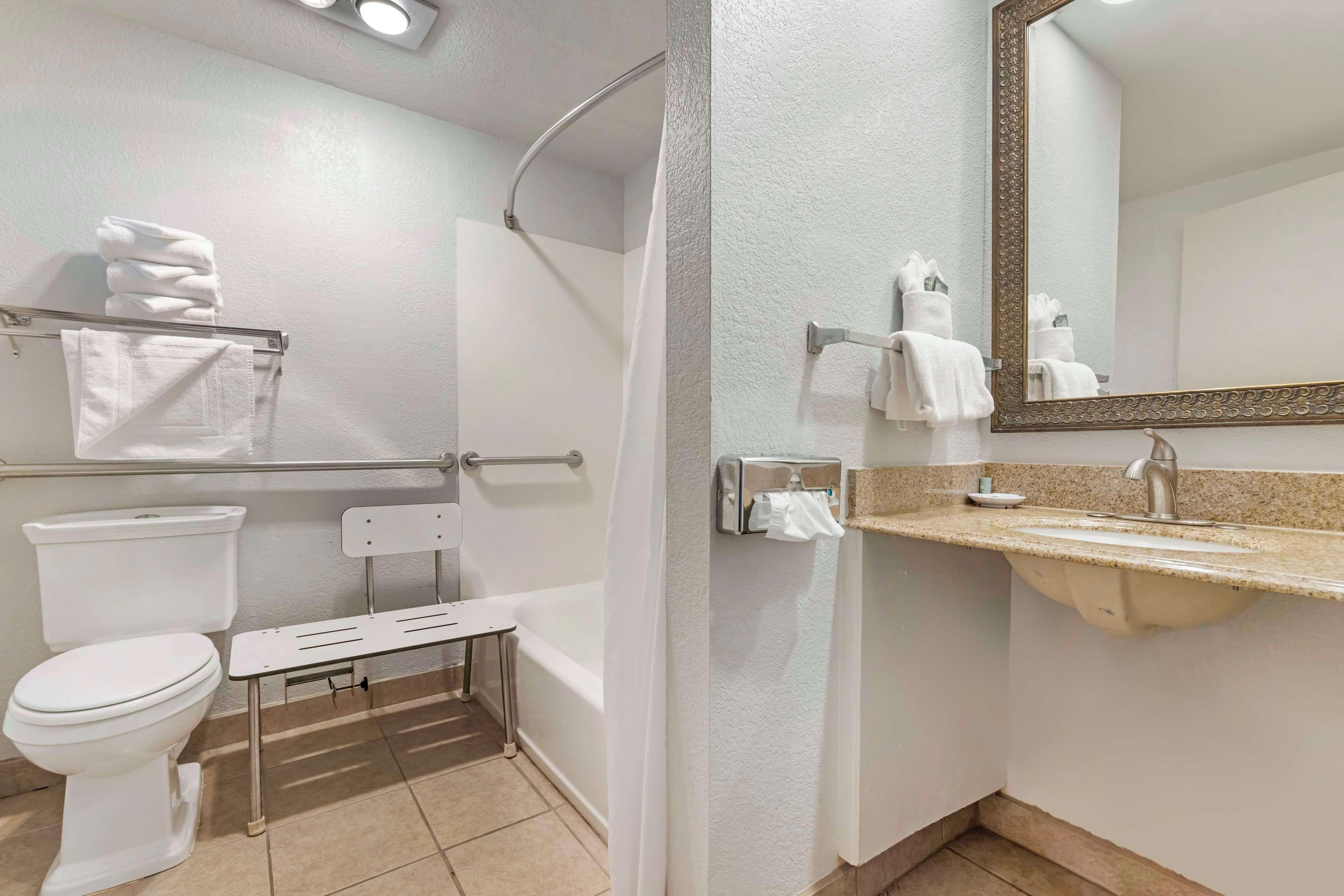 Kamer met Kingsize Bed en Bad - Geschikt voor Gasten met een Lichamelijke Beperking/Rookvrij