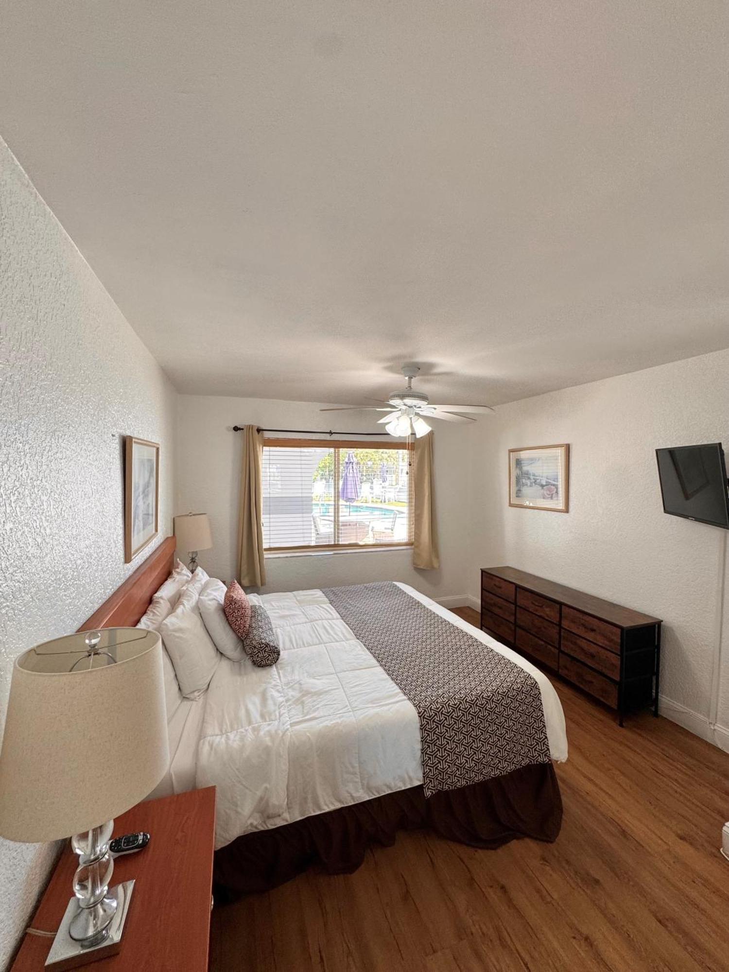 One Bedroom Suite Non Smoking