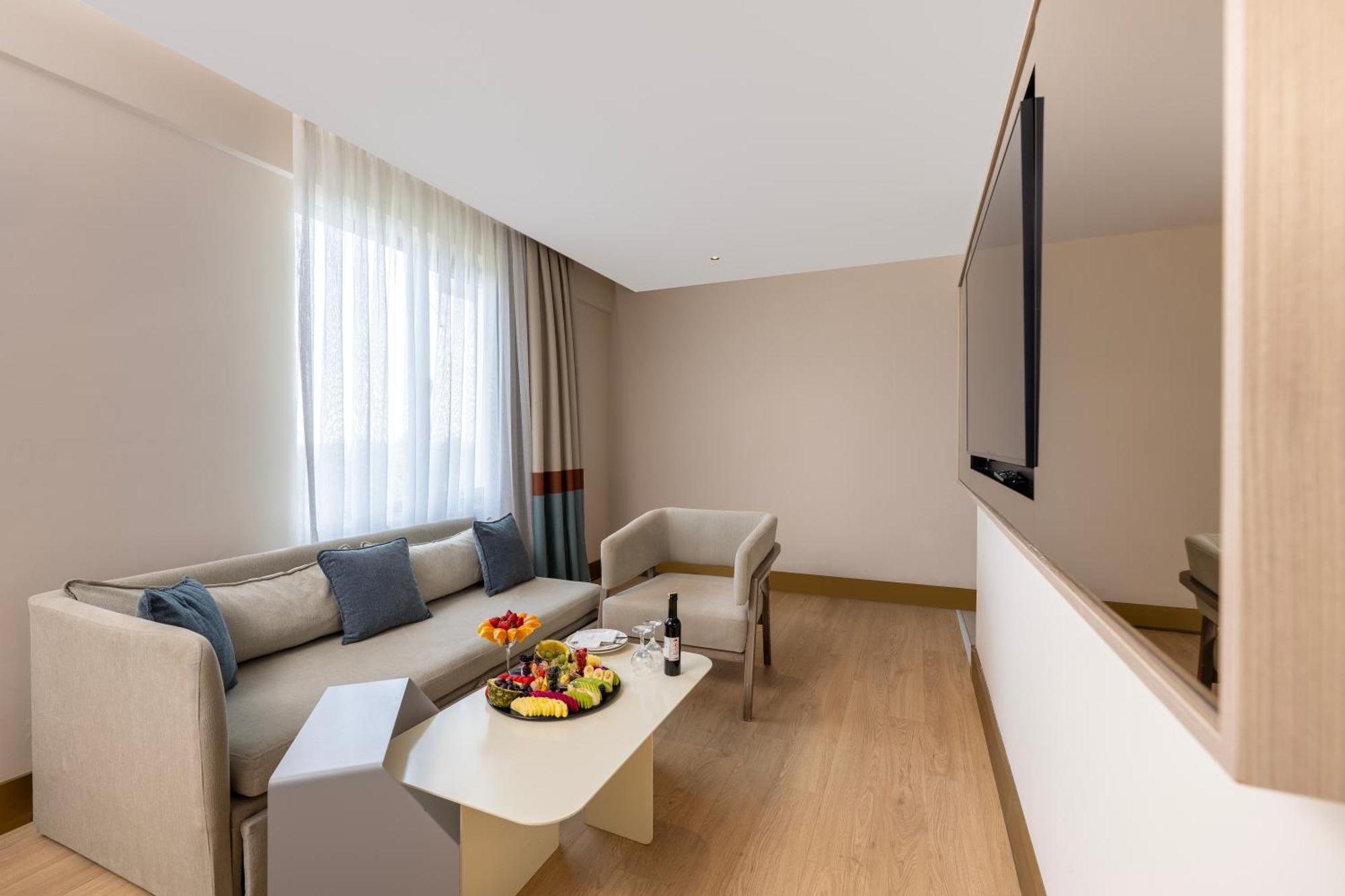 Corner Suite