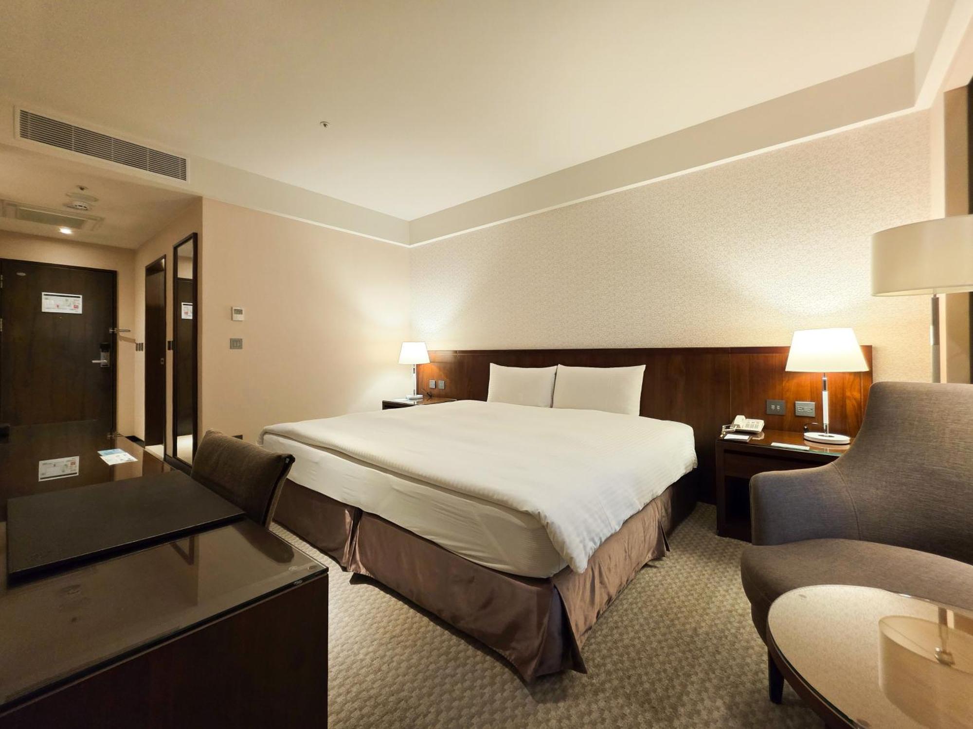 Superior Double Room Bath