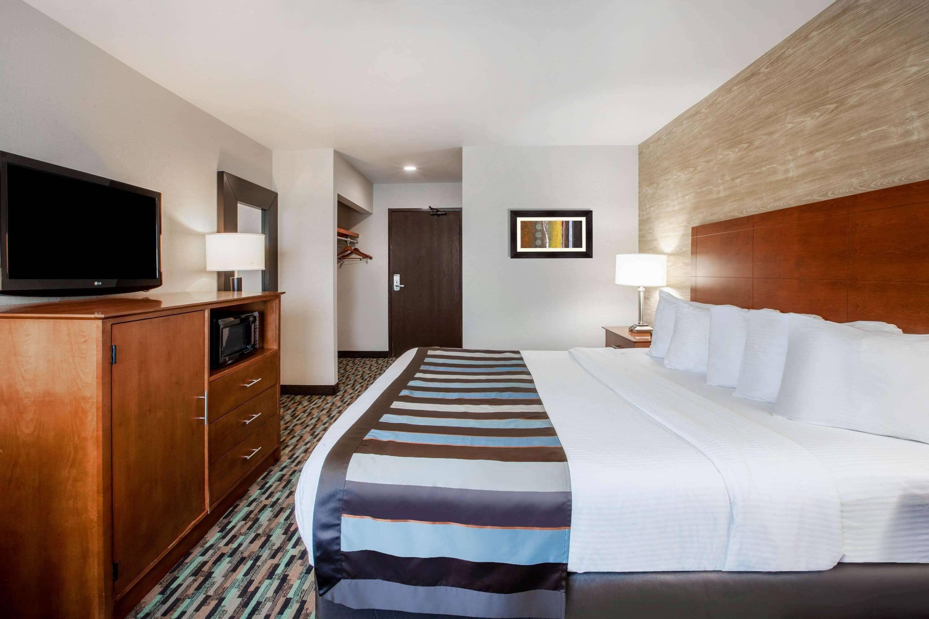 King Room - Mobility Access/Non-Smoking