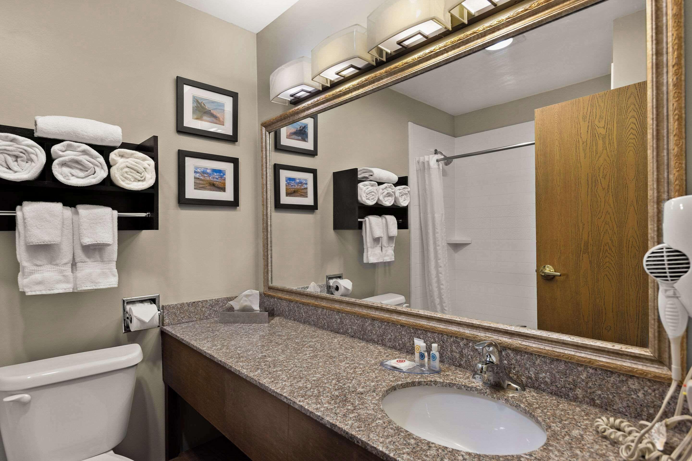 Standard King Room - Accessible/Non-Smoking