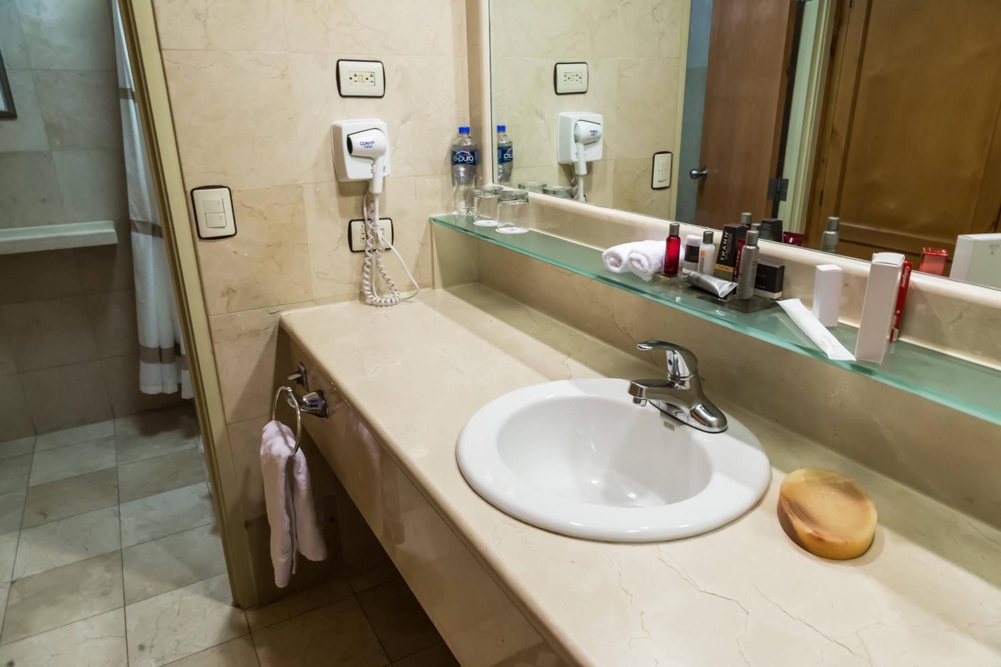 Deluxe Room Golf View 2 Double Beds