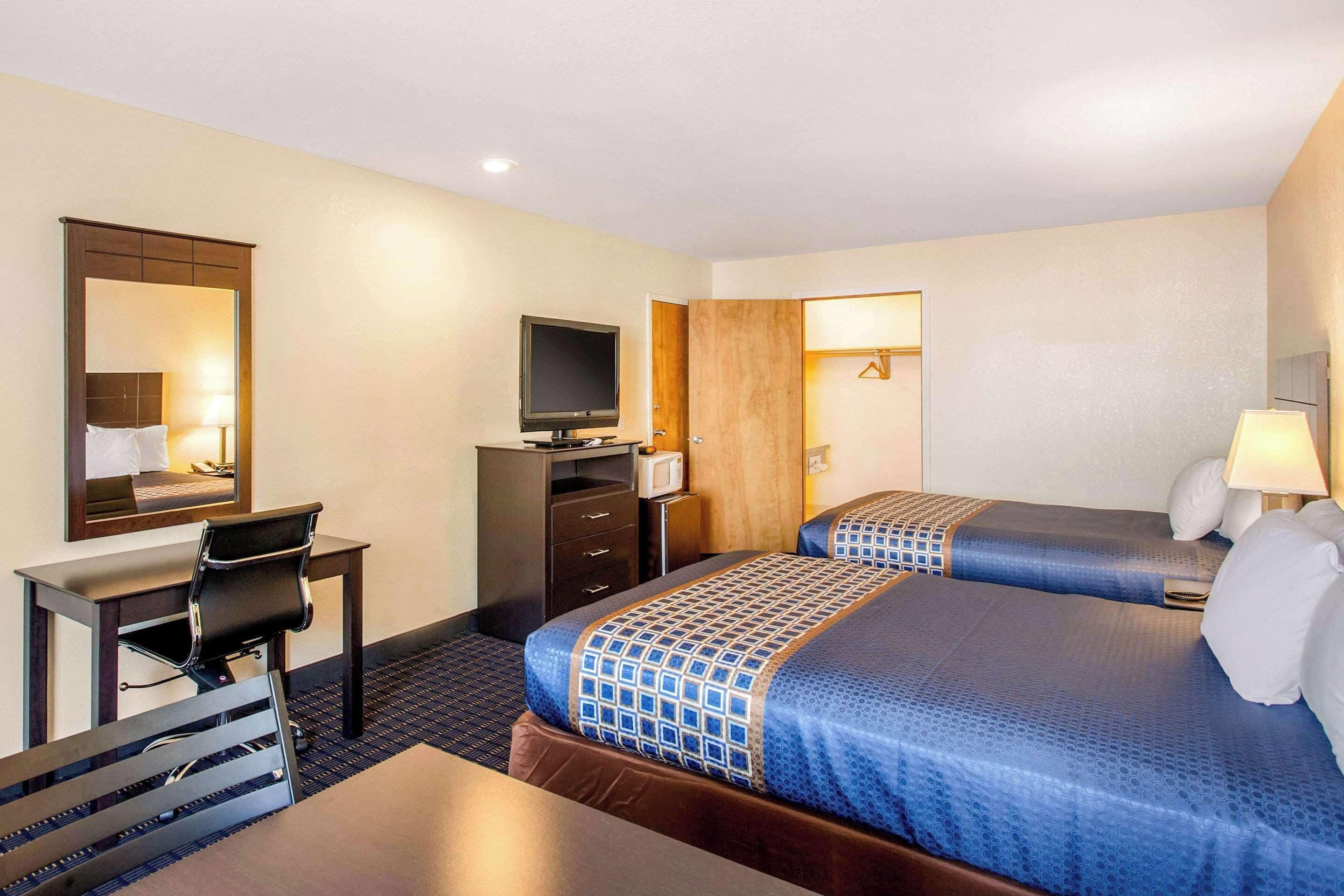 Double Room Two Double Beds Smoking