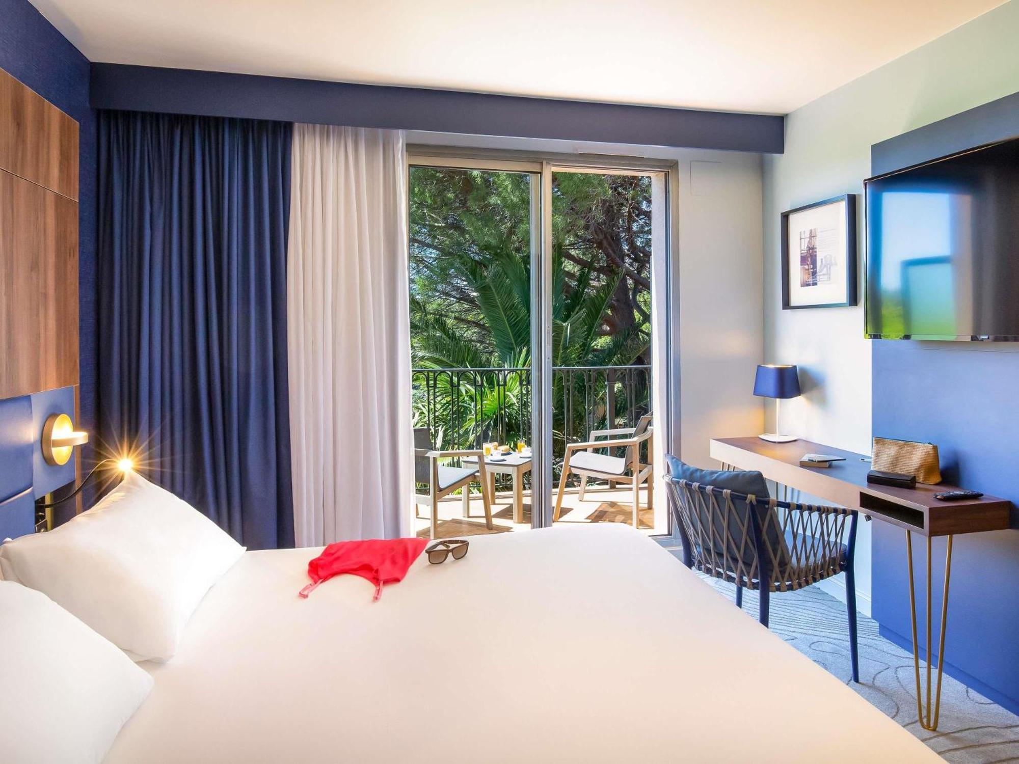 Privilege Double Room with Balcony and Garden View