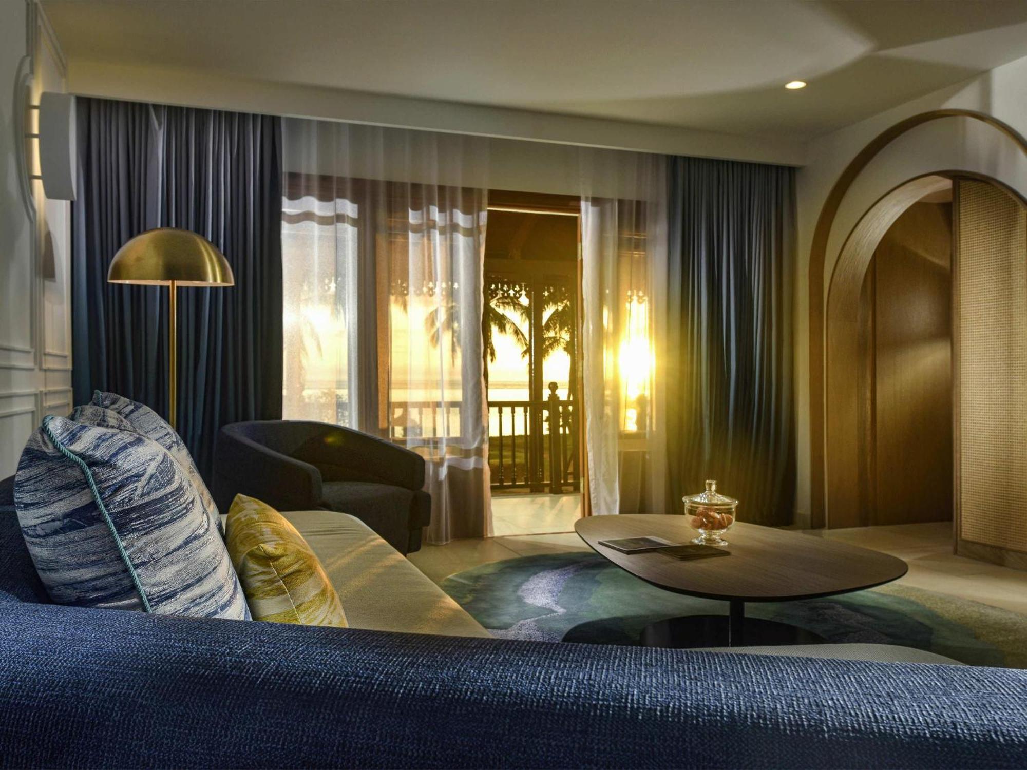 OPERA SUITE mit Kingsize-Bett, Meerblick, direkter Strandzugang, Balkon oder Terrasse