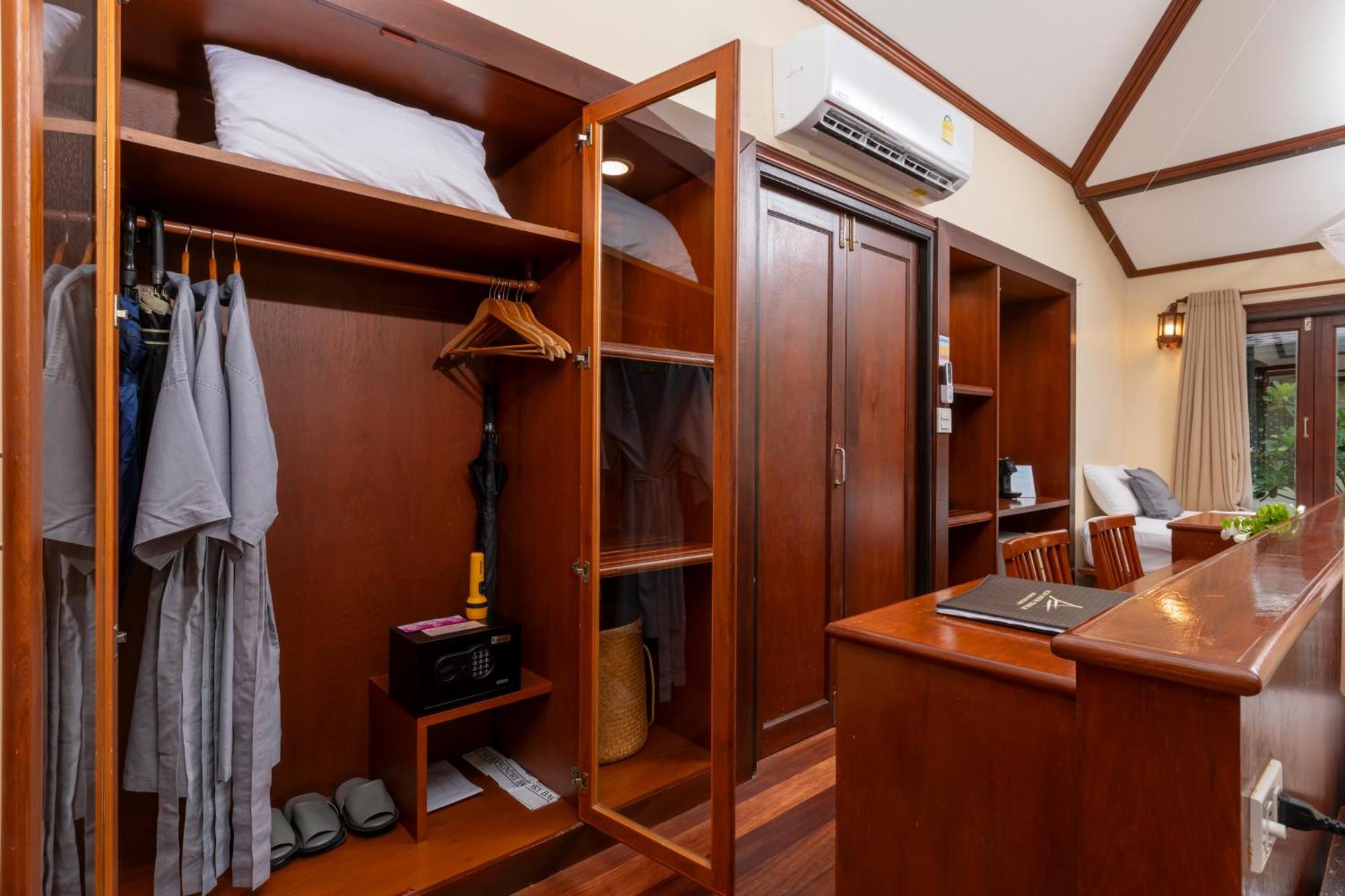 Deluxe Family Villa 2nd Row
