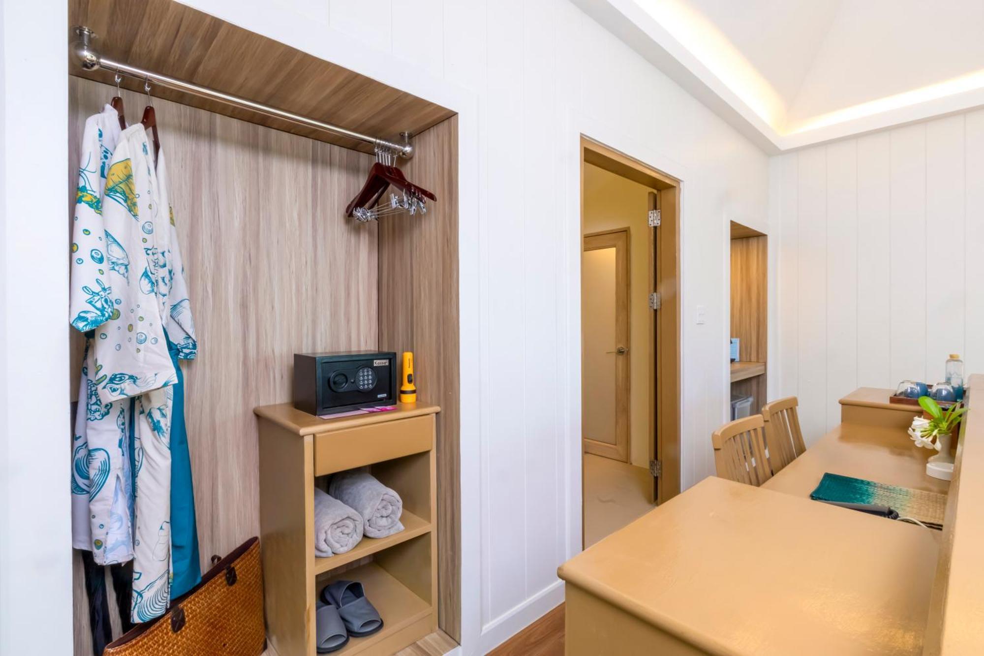 Premier Villa Twin 2nd Row