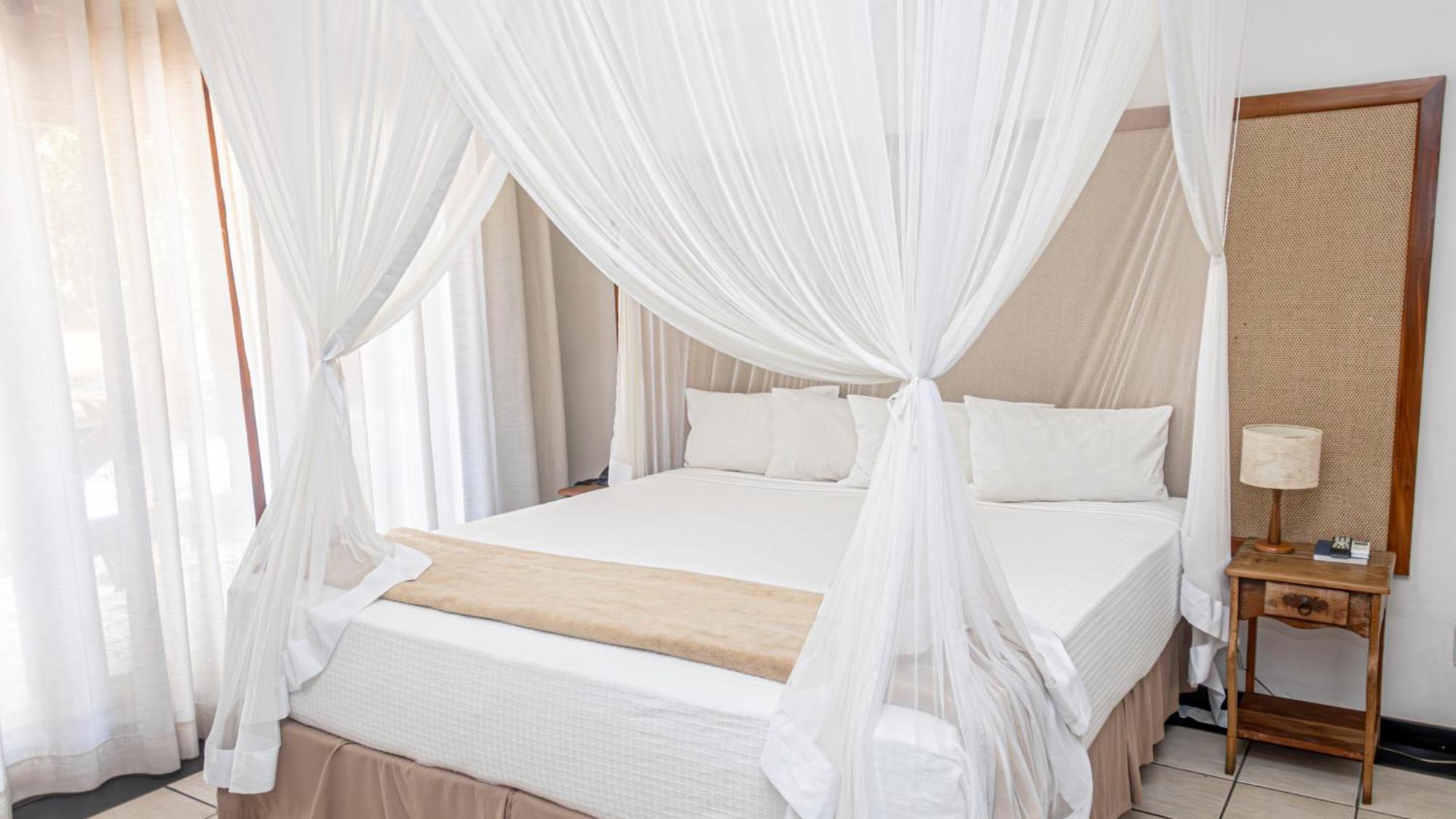 Master Suite (2 Adults + 1 Child)