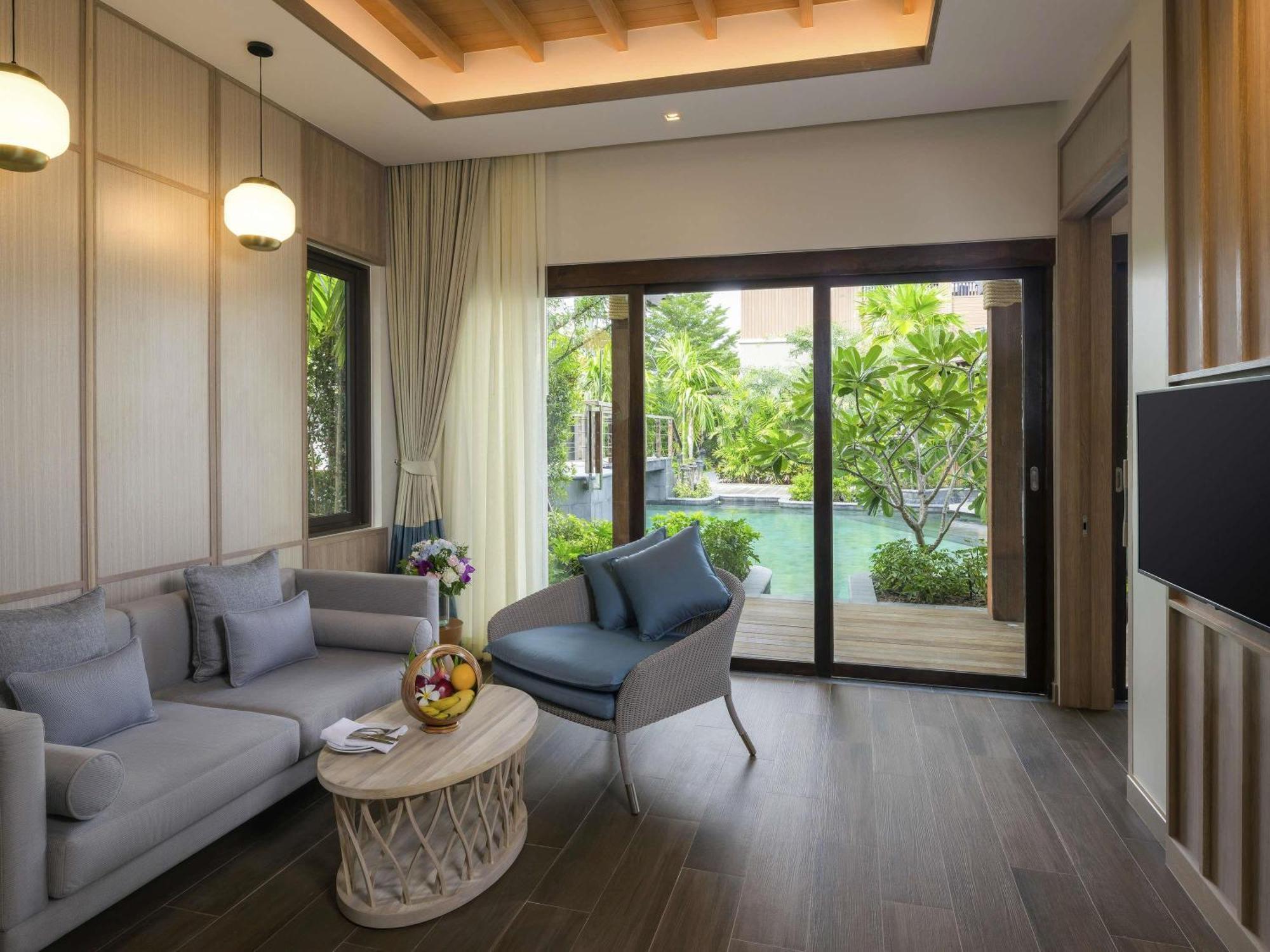 Poolside Villa,1717055889:JPEG