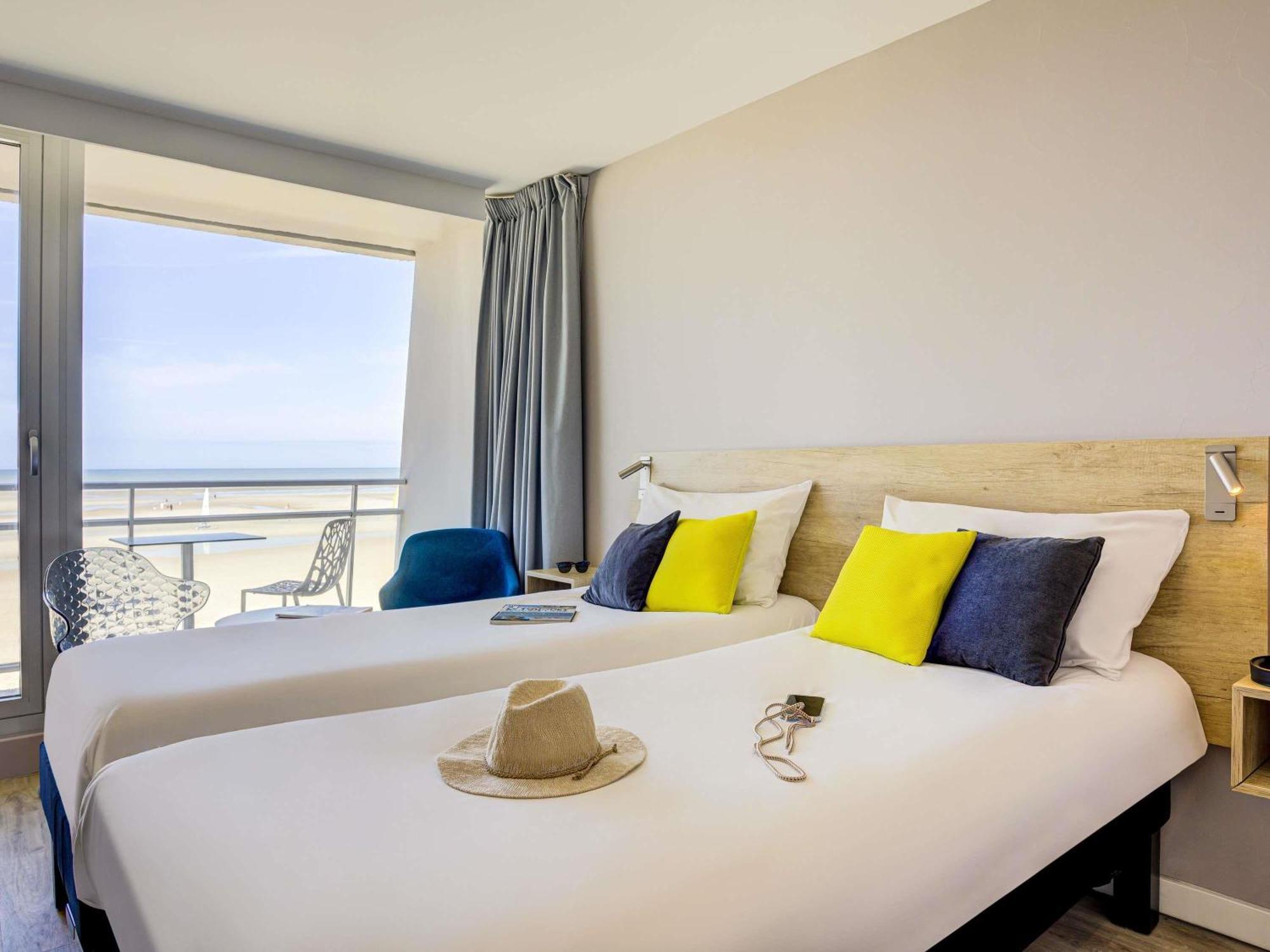 Standaard Tweepersoonskamer met 2 Aparte Bedden en Balkon - Uitzicht op Zee