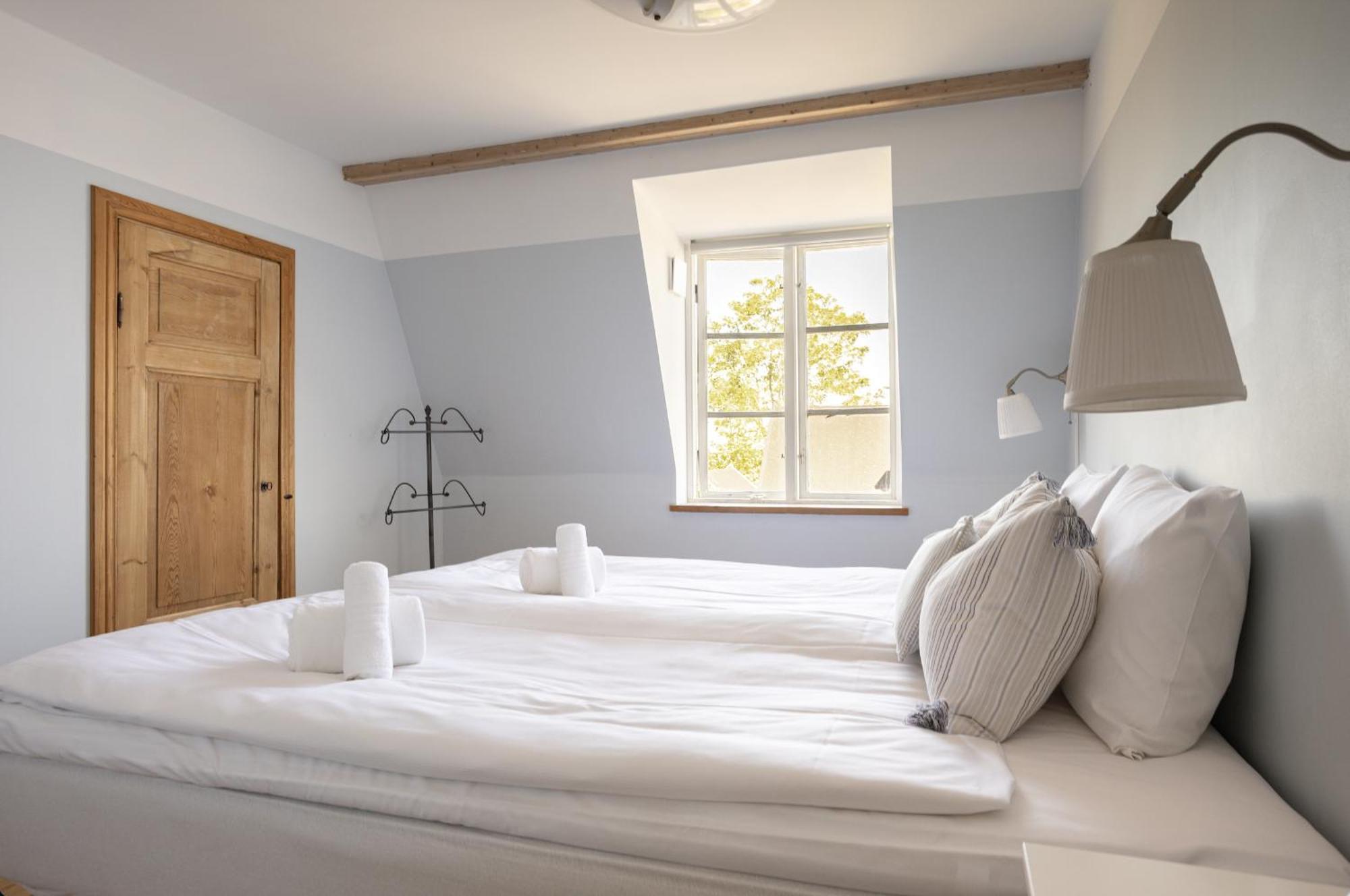 Double Room,1720955731:JPEG