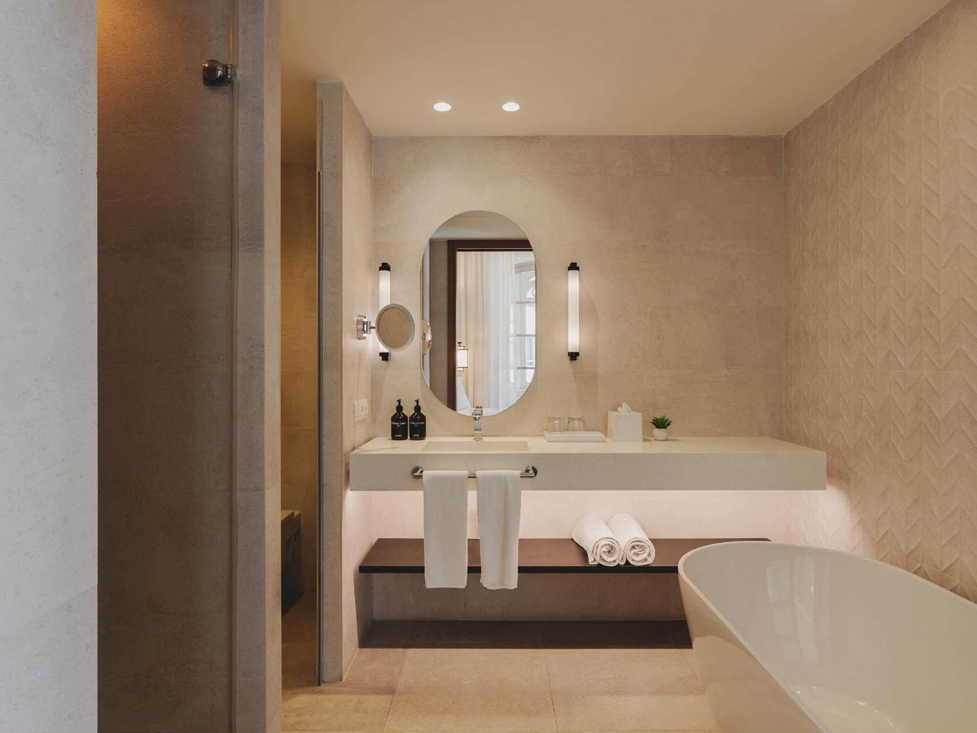 Junior Suite,1722887648:JPEG
