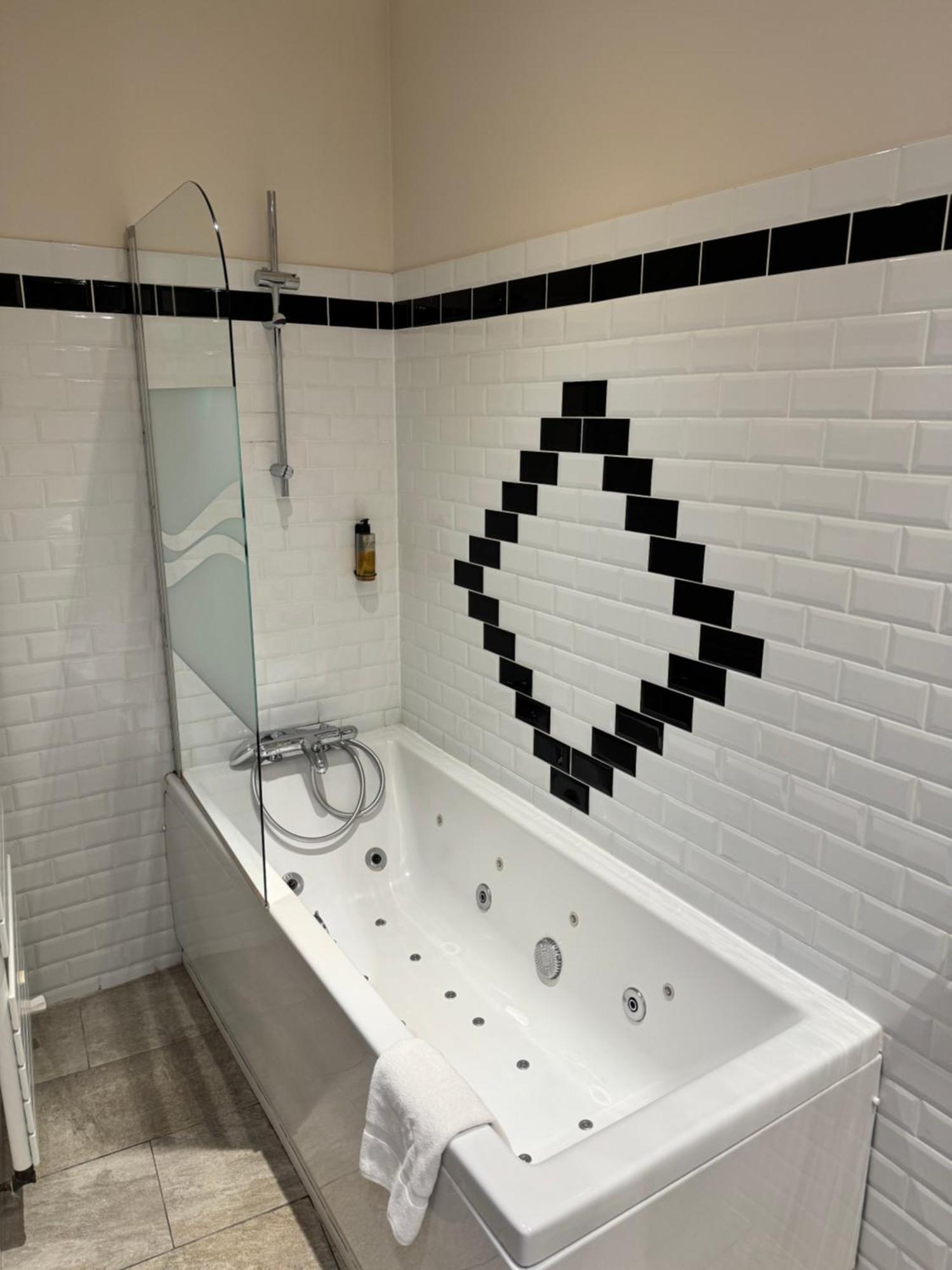 Kamer met Queensize Bed en Bubbelbad