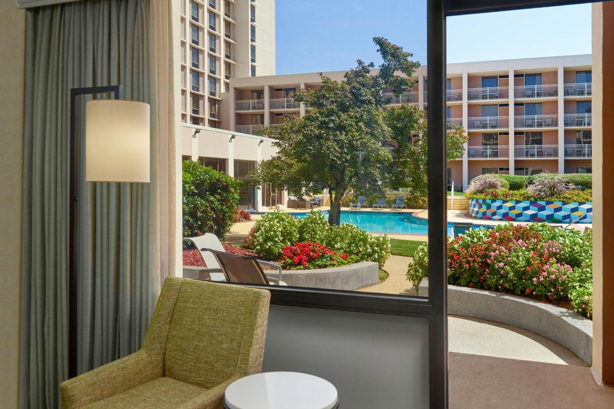 King Room Pool View