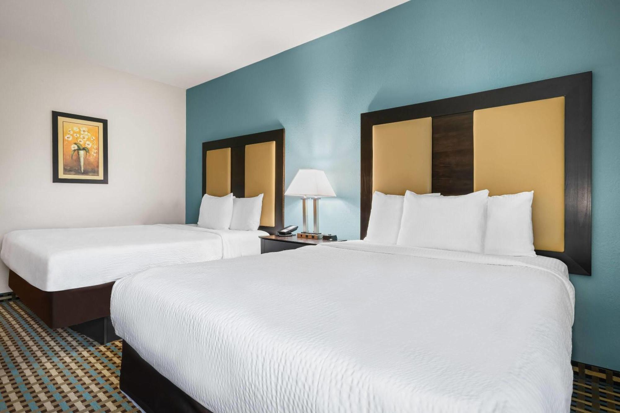 Deluxe Queen Room with Two Queen Beds