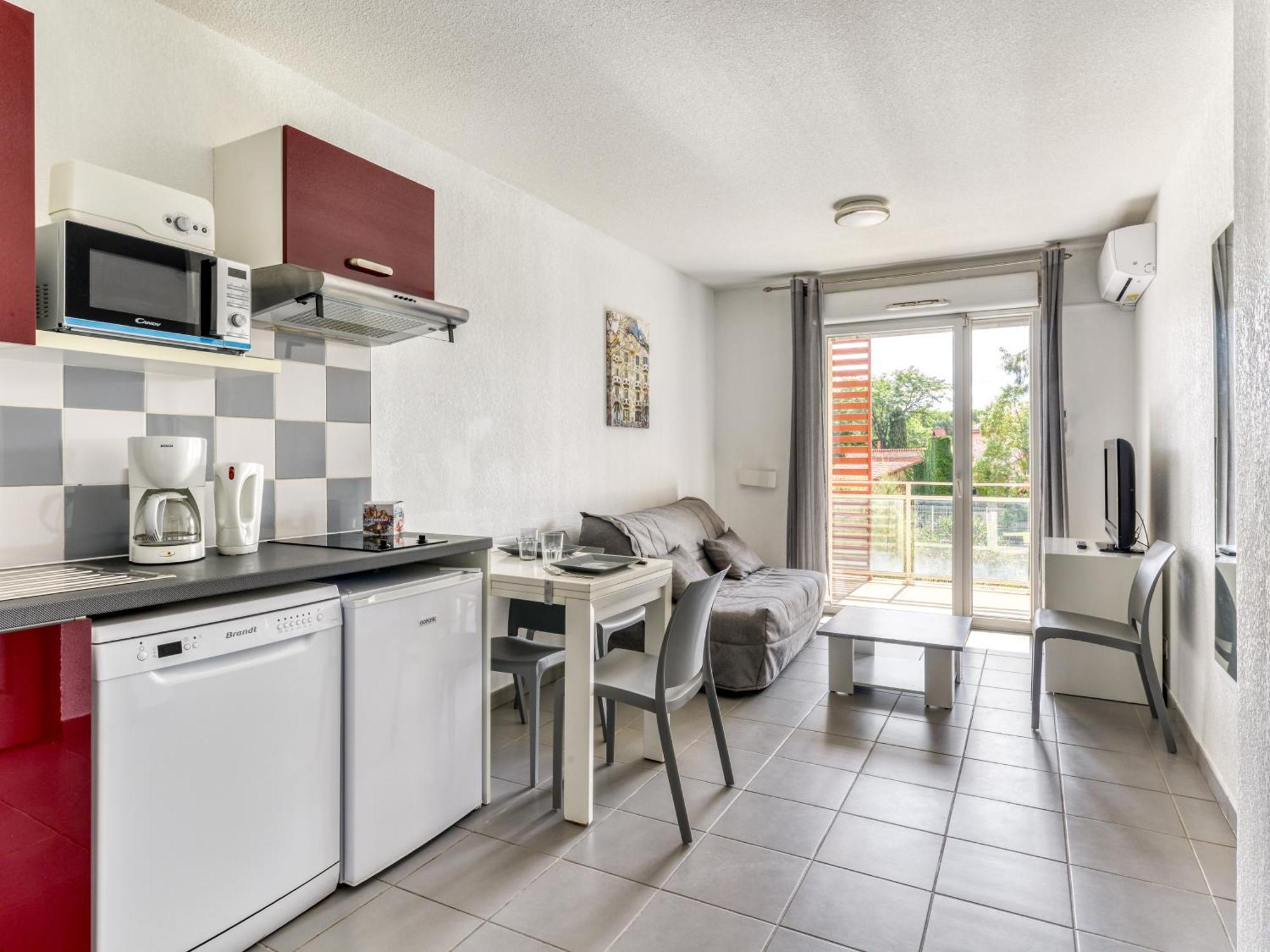 Studio Cabine - 4 Adults with Air-Conditioning