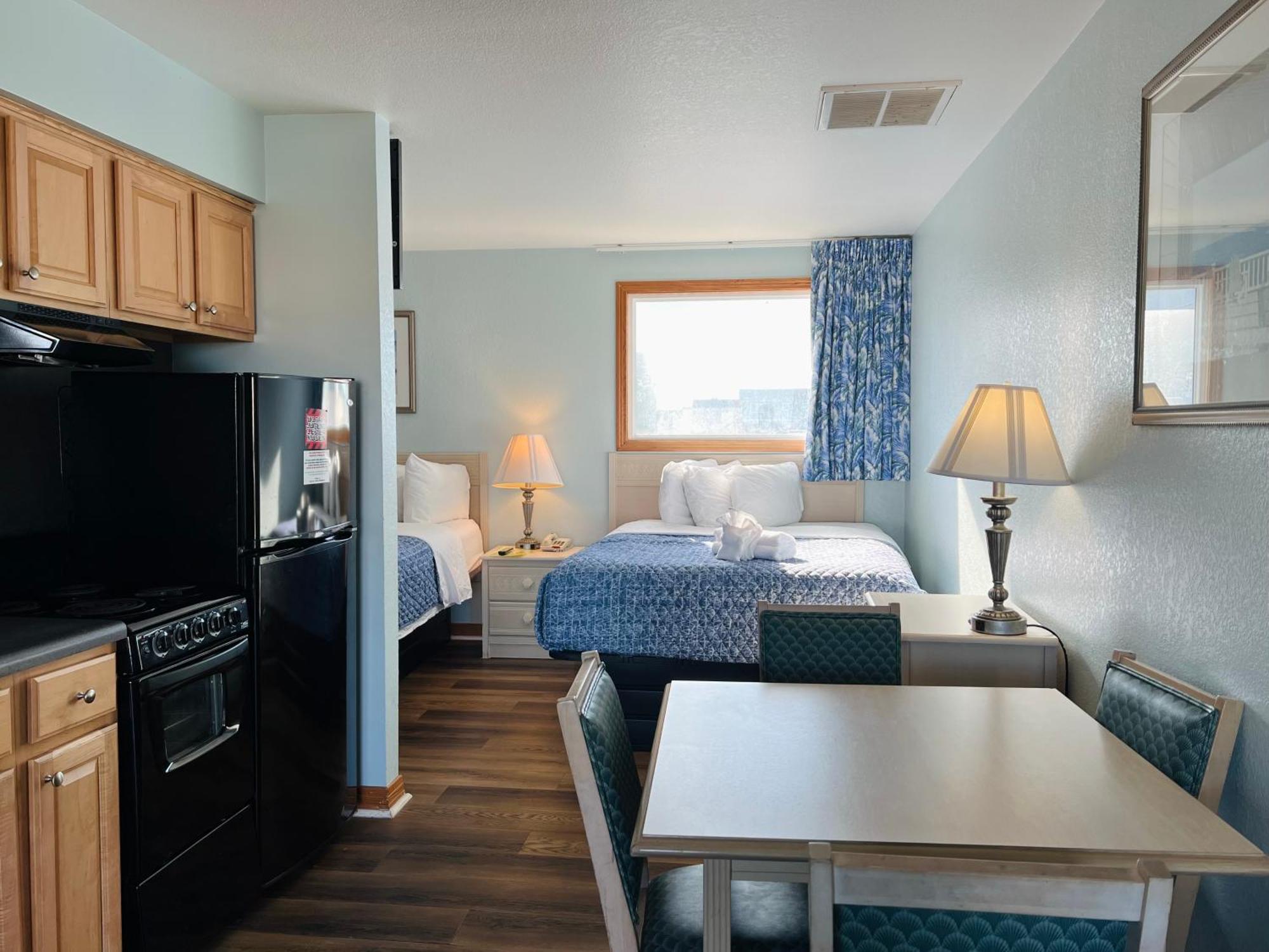 Deluxe studio Suite with Two Double Beds - First Floor - Non-Smoking
