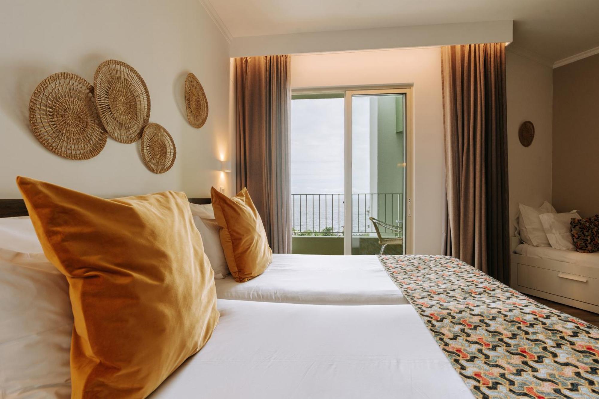 Superior Tweepersoonskamer met 2 Aparte Bedden en Uitzicht op Zee