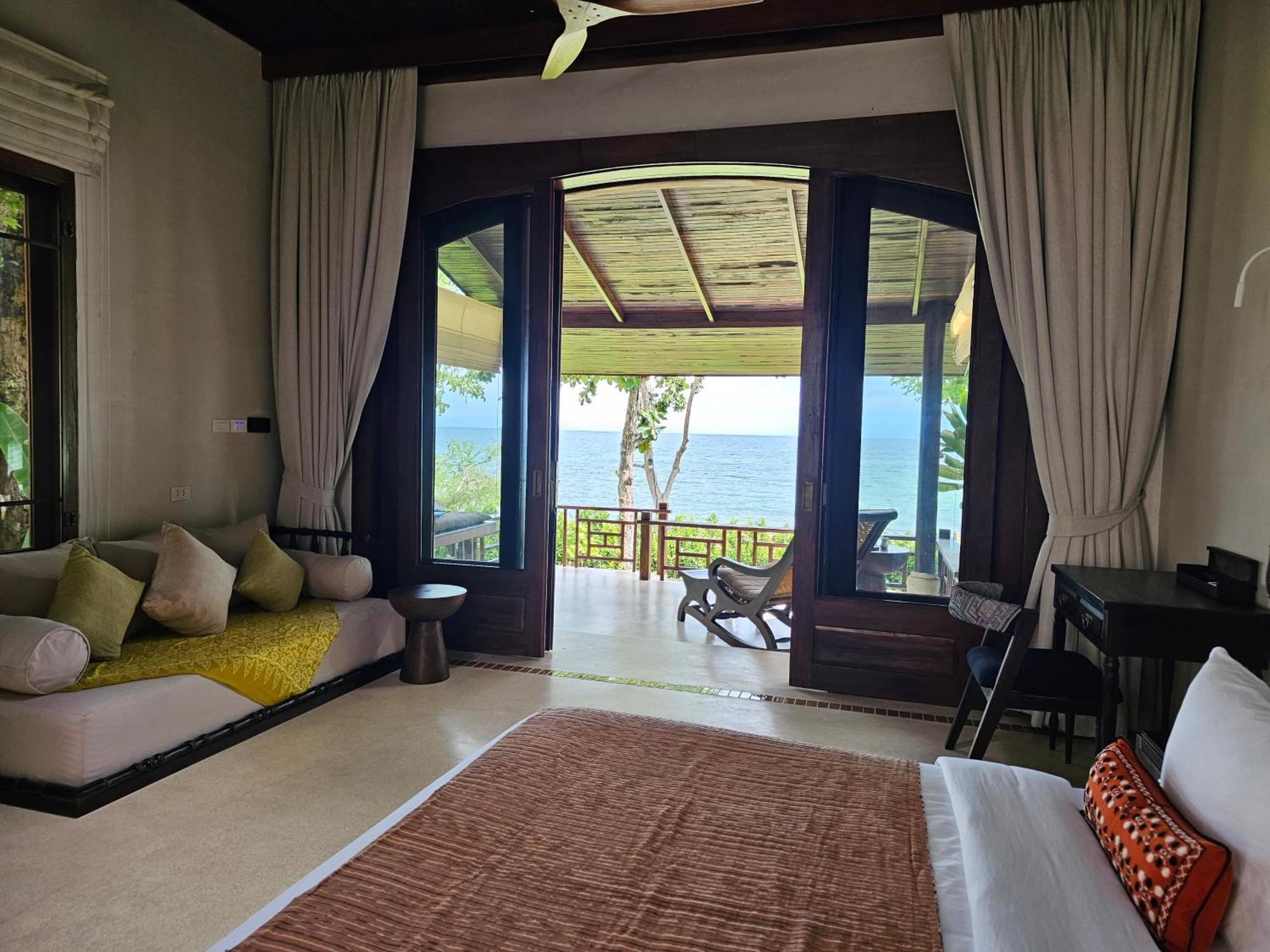 Deluxe Double or Twin Room with Sea View
