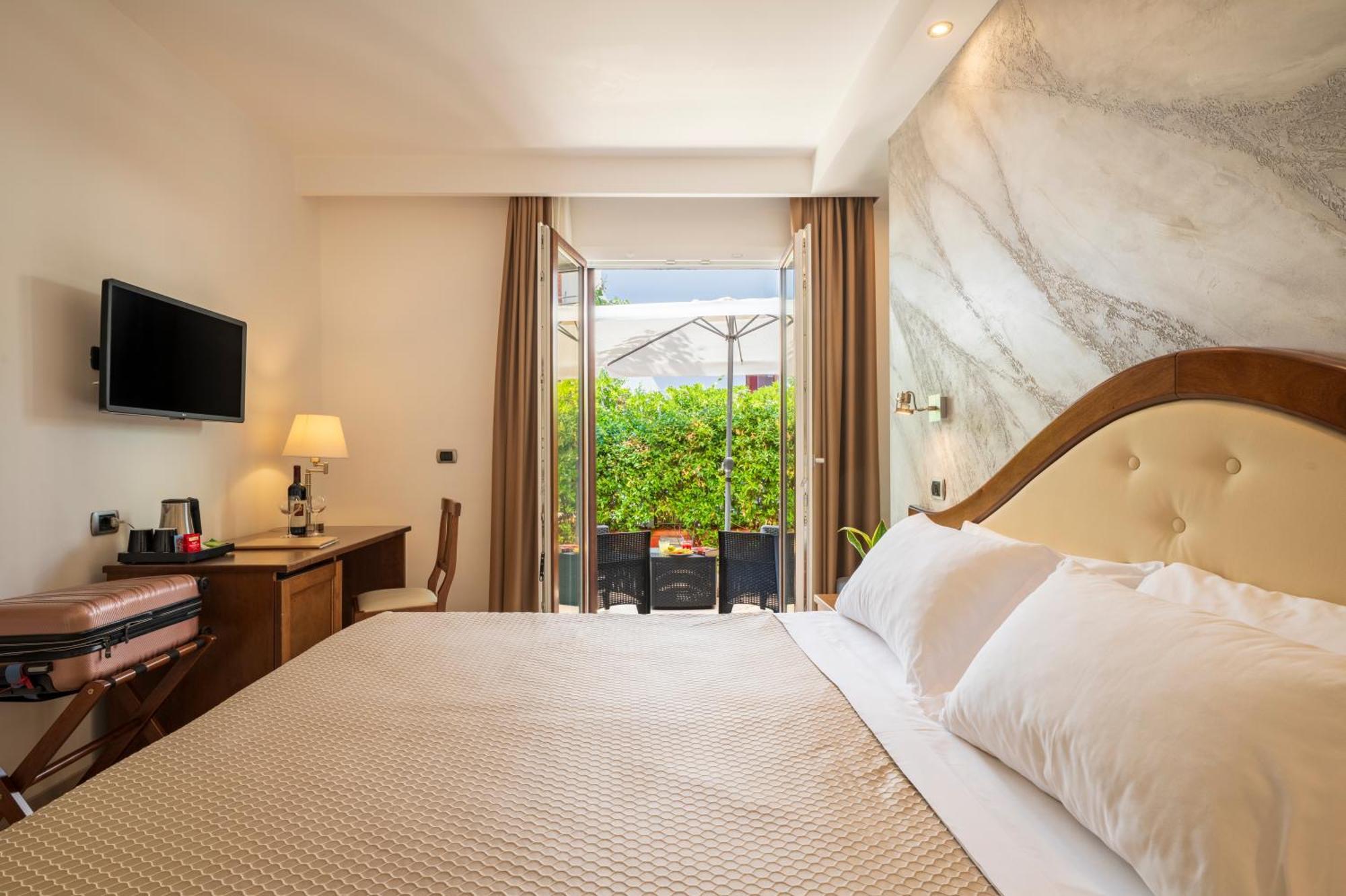 Doppelzimmer mit Patio