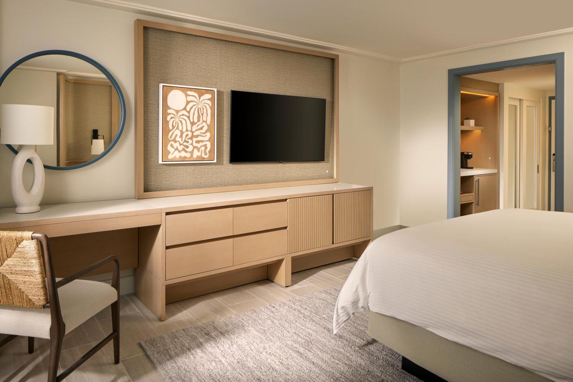 King Room with Partial Ocean View,1739444173:JPEG