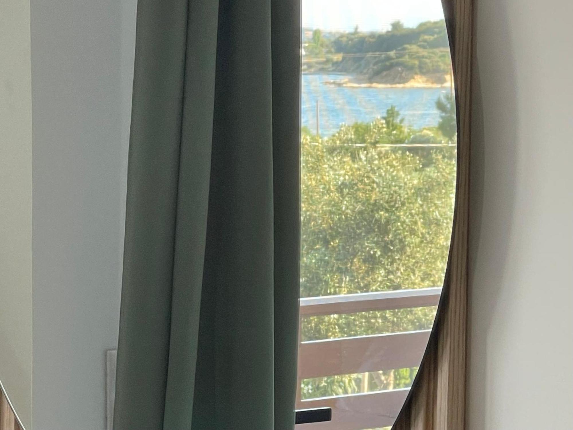 Deluxe Suite with Sea View