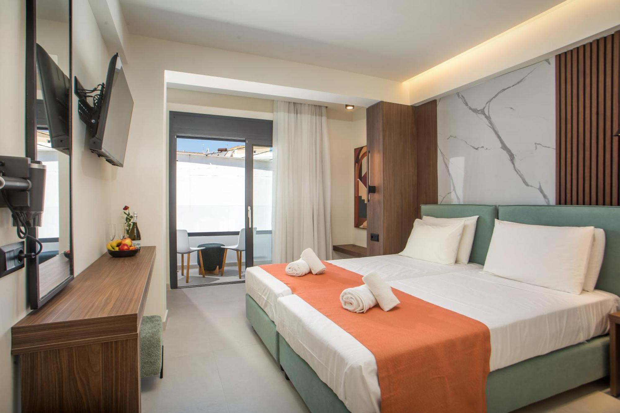 Double or Twin Room with Partial Sea View